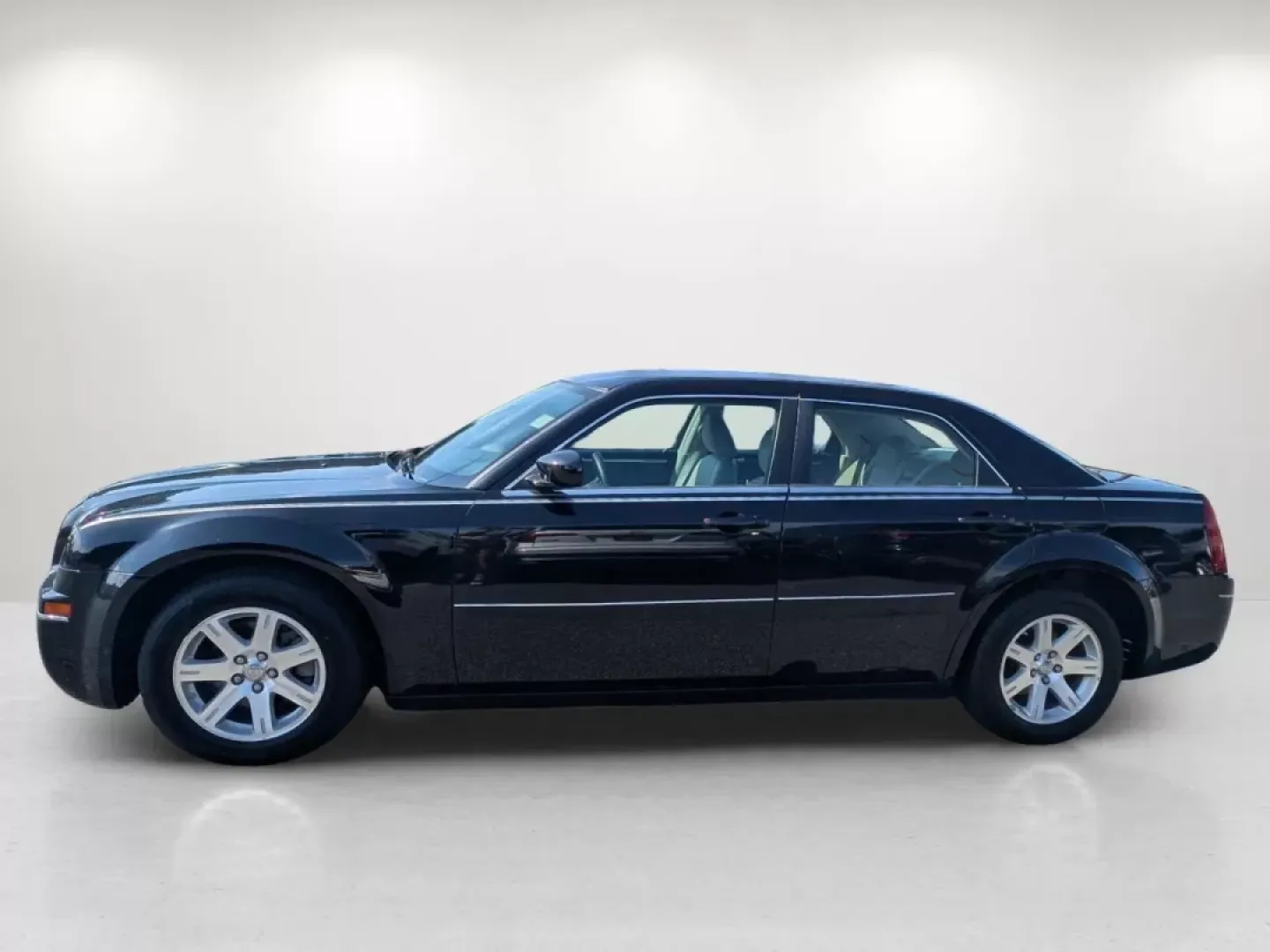 2007 Chrysler 300 (2C3KA53G87H) with an Other engine, located at 5115 14th Ave., Columbus, GA, 31904, (706) 323-0345, 32.511494, -84.971046 - Experience luxury and comfort with a 2007 Chrysler 300, the ideal sedan for those seeking both style and functionality in their daily commute or weekend adventures. Whether you're navigating the bustling streets of Phenix City or heading out for a smooth drive along U.S. 80 toward nearby attractions - Photo#7
