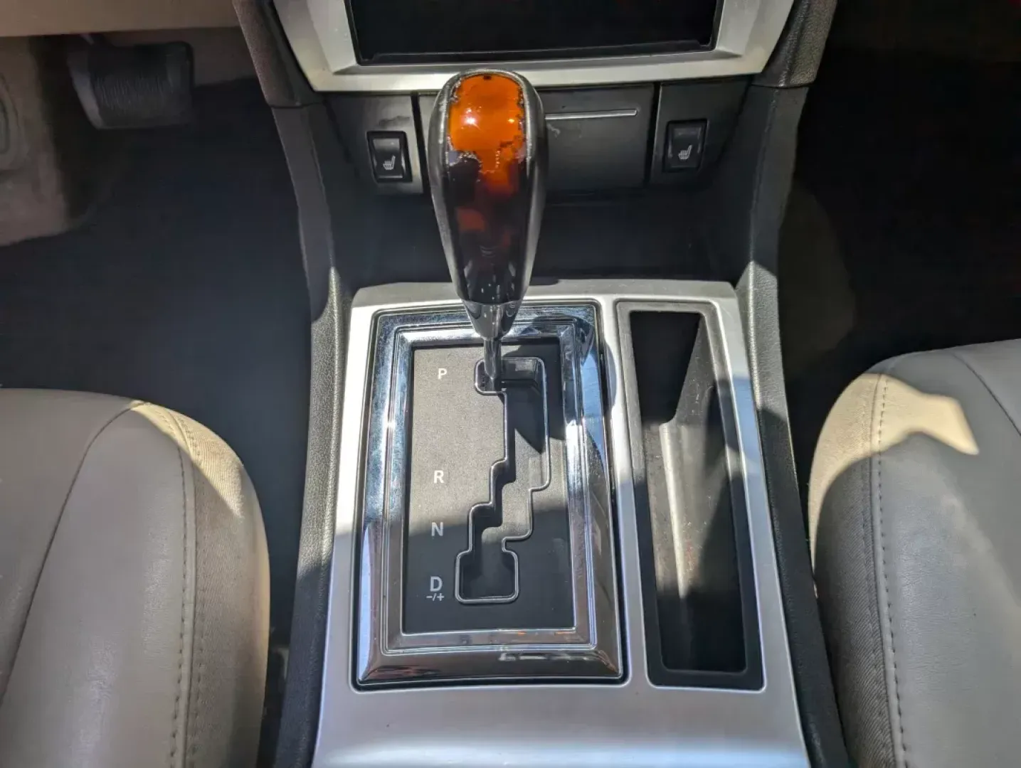 2007 Chrysler 300 (2C3KA63H47H) with an Gas V8 5.7L/345 engine, 5-Speed Automatic transmission, located at 5115 14th Ave., Columbus, GA, 31904, (706) 323-0345, 32.511494, -84.971046 - 2007 Chrysler 300 - Photo#12