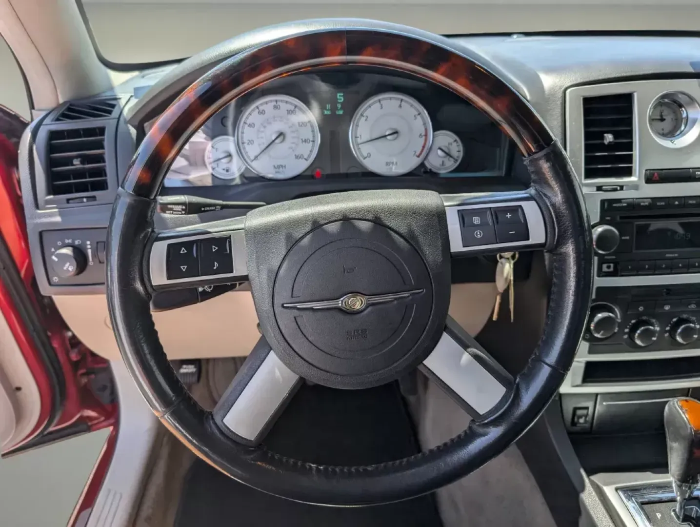 2007 Chrysler 300 (2C3KA63H47H) with an Gas V8 5.7L/345 engine, 5-Speed Automatic transmission, located at 5115 14th Ave., Columbus, GA, 31904, (706) 323-0345, 32.511494, -84.971046 - 2007 Chrysler 300 - Photo#15