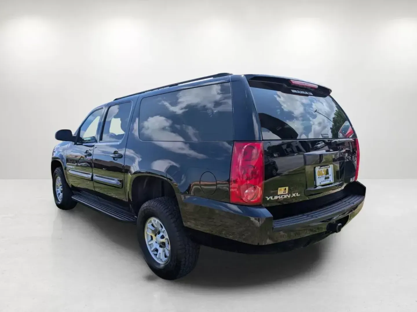 2007 /Ebony GMC Yukon XL SLE (1GKFC16J87R) with an Gas V8 5.3L/323 engine, 4-Speed Automatic w/OD transmission, located at 3959 U.S. 80 W, Phenix City, AL, 36870, (334) 297-4885, 32.469296, -85.135185 - 2007 GMC Yukon XL SLE - Photo#7