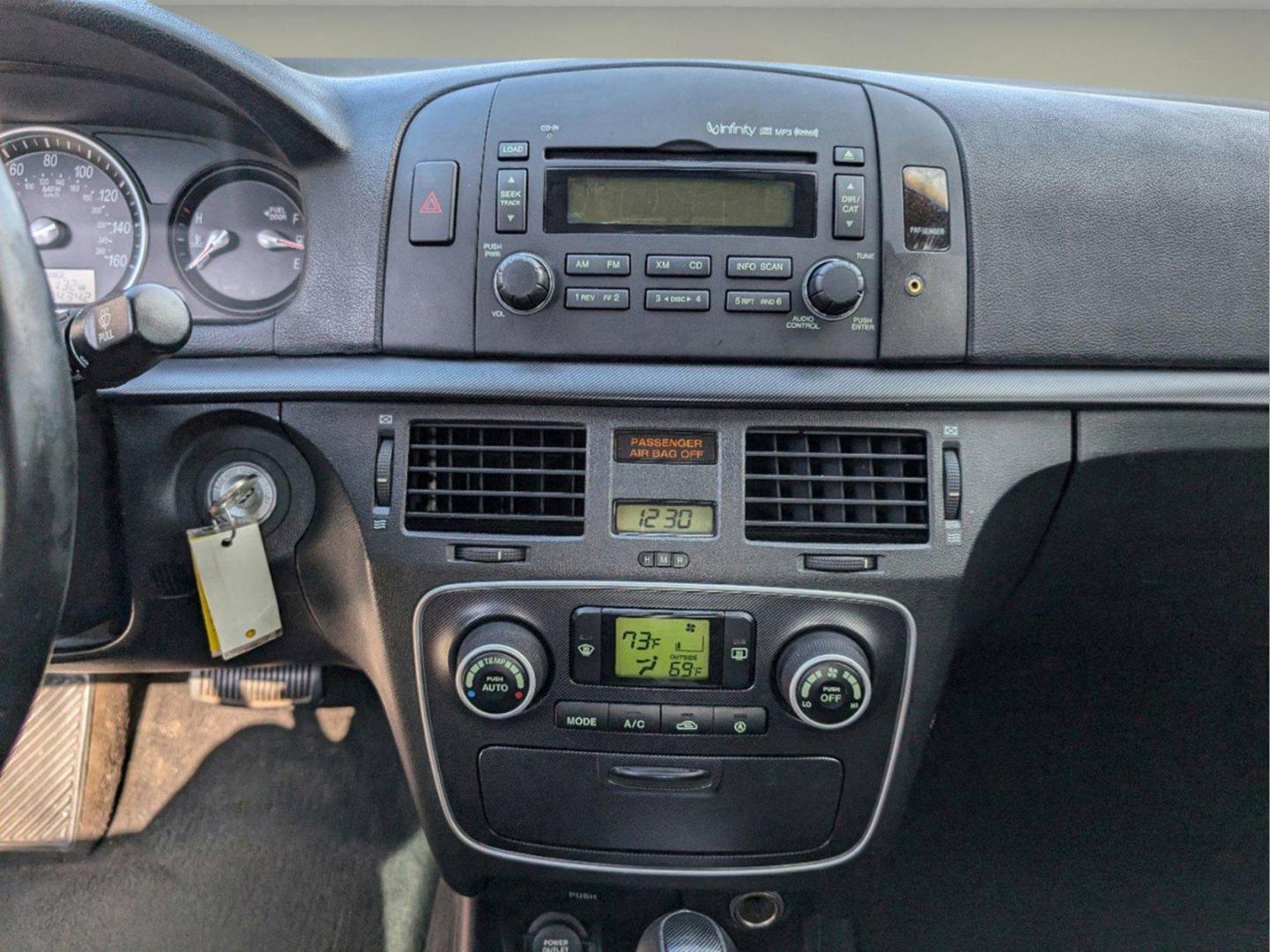 2007 Hyundai Sonata Limited (5NPEU46F07H) with an Gas V6 3.3L/204 engine, 5-Speed Automatic w/OD transmission, located at 1430 Gateway Drive, Opelika, AL, 36801, (334) 239-0944, 32.637871, -85.409790 - 2007 Hyundai Sonata Limited - Photo#11
