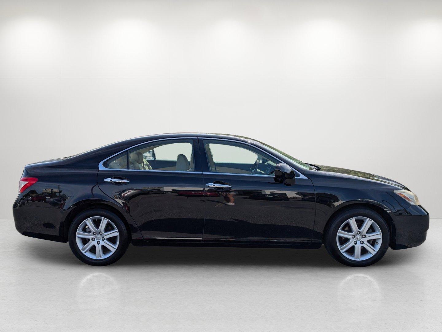 2007 Lexus ES 350 (JTHBJ46G772) with an Gas V6 3.5L/210 engine, 6-Speed Automatic transmission, located at 3959 U.S. 80 W, Phenix City, AL, 36870, (334) 297-4885, 32.469296, -85.135185 - 2007 Lexus ES 350 - Photo#4