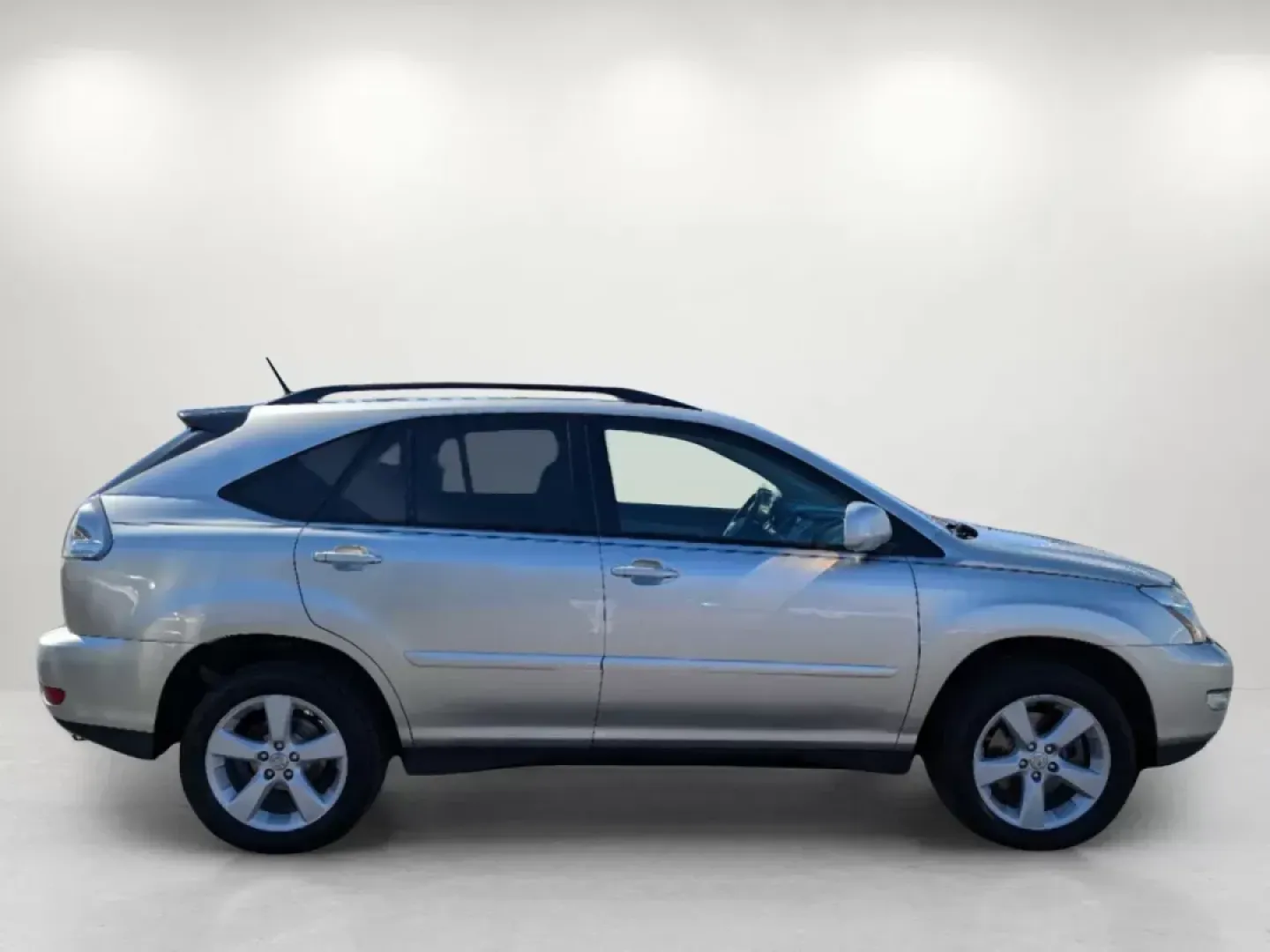 2007 Lexus RX 350 (2T2HK31U07C) with an Other engine, located at 1430 Gateway Drive, Opelika, AL, 36801, (334) 239-0944, 32.637871, -85.409790 - **Unleash Your Adventurous Spirit with This 2007 Lexus RX 350 at Gils Auto - Phenix City!**<br /> <br /> Are you ready to elevate your lifestyle? Whether you're navigating busy city streets, embarking on weekend road trips, or simply seeking a reliable vehicle for your daily commute, the 2007 Lexus - Photo#3