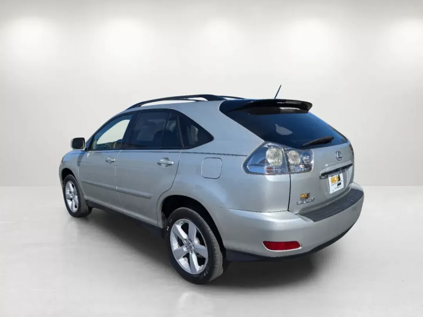 2007 Lexus RX 350 (2T2HK31U07C) with an Other engine, located at 1430 Gateway Drive, Opelika, AL, 36801, (334) 239-0944, 32.637871, -85.409790 - **Unleash Your Adventurous Spirit with This 2007 Lexus RX 350 at Gils Auto - Phenix City!**<br /> <br /> Are you ready to elevate your lifestyle? Whether you're navigating busy city streets, embarking on weekend road trips, or simply seeking a reliable vehicle for your daily commute, the 2007 Lexus - Photo#6