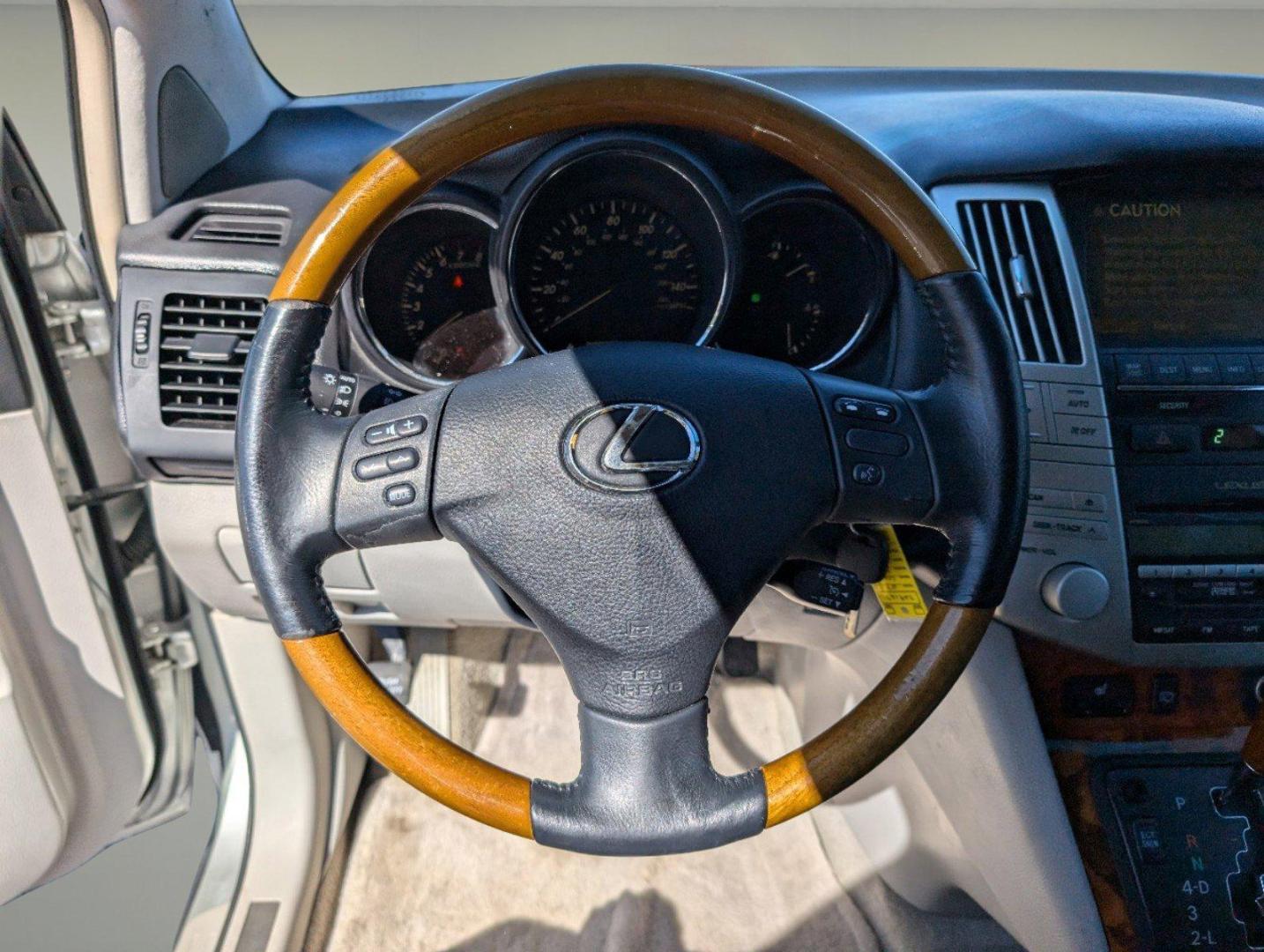 2007 Lexus RX 350 (2T2HK31U07C) with an Gas V6 3.5L/210 engine, 5-Speed Automatic transmission, located at 804 22nd Ave, Phenix City, AL, 36870, (334) 297-1860, 32.484749, -85.024475 - 2007 Lexus RX 350 - Photo#15