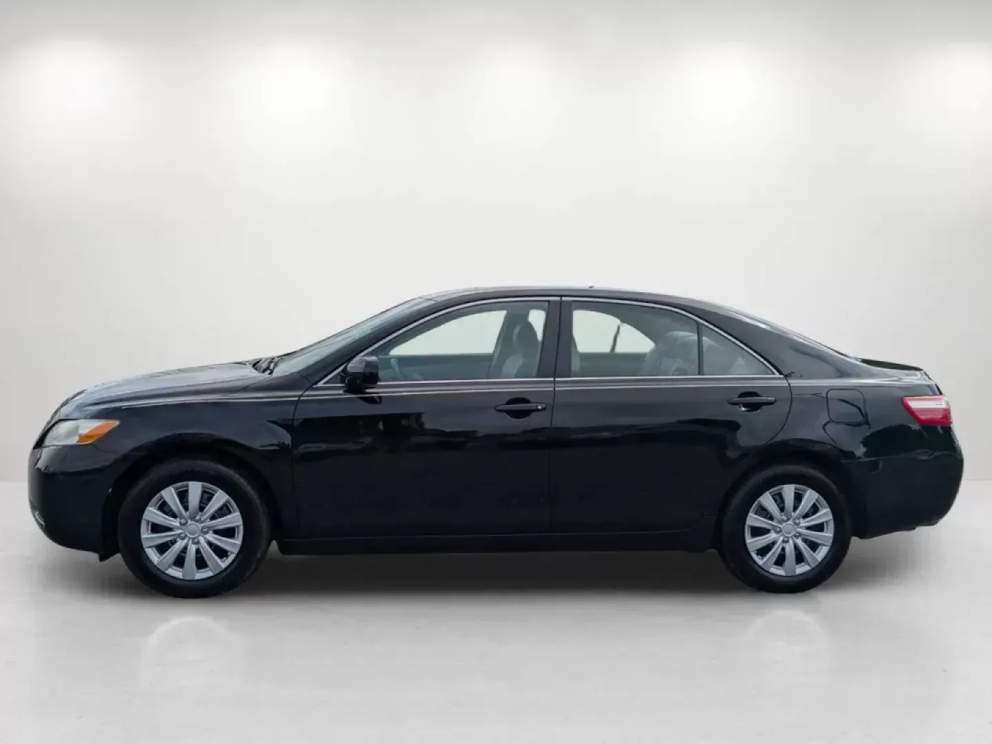 2007 Toyota Camry LE (4T1BK46K97U) with an Other engine, located at 521 Old Farm Lane Rd, Prattville, AL, 36066, (334) 325-1505, 32.482460, -86.416367 - Discover a new level of convenience and reliability with the 2007 Toyota Camry LE, now available at Gils Auto in Prattville, AL. This sedan is not just a car; it's a lifestyle choice for those seeking comfort, safety, and style, perfect for long commutes, family outings, or weekend adventures. With - Photo#7