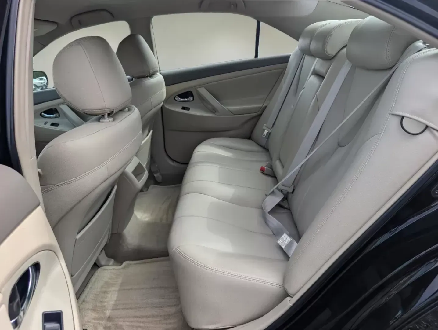 2007 Toyota Camry LE (4T1BK46K97U) with an Other engine, located at 521 Old Farm Lane Rd, Prattville, AL, 36066, (334) 325-1505, 32.482460, -86.416367 - Discover a new level of convenience and reliability with the 2007 Toyota Camry LE, now available at Gils Auto in Prattville, AL. This sedan is not just a car; it's a lifestyle choice for those seeking comfort, safety, and style, perfect for long commutes, family outings, or weekend adventures. With - Photo#10