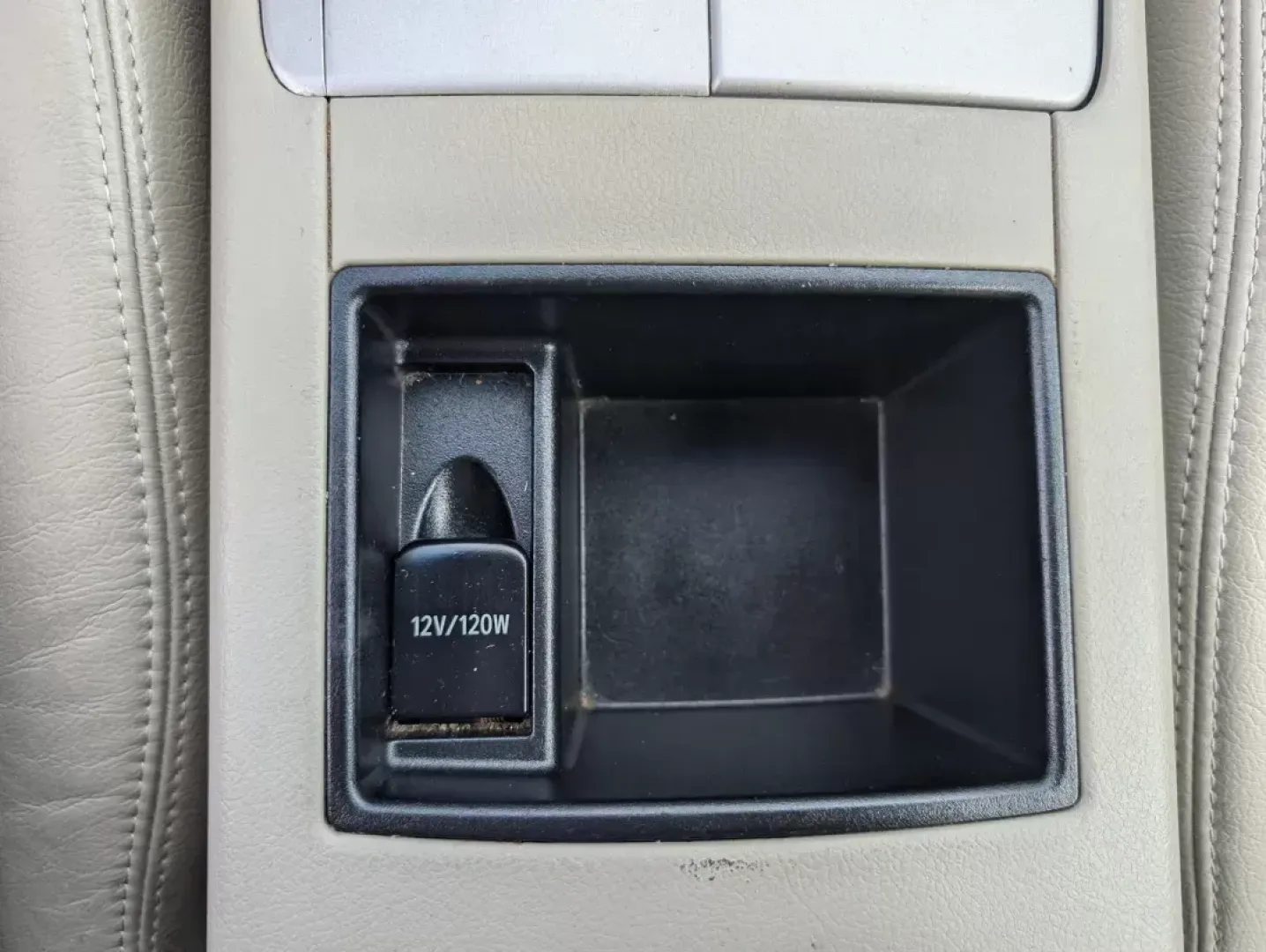 2007 Toyota Camry LE (4T1BK46K97U) with an Other engine, located at 521 Old Farm Lane Rd, Prattville, AL, 36066, (334) 325-1505, 32.482460, -86.416367 - Discover a new level of convenience and reliability with the 2007 Toyota Camry LE, now available at Gils Auto in Prattville, AL. This sedan is not just a car; it's a lifestyle choice for those seeking comfort, safety, and style, perfect for long commutes, family outings, or weekend adventures. With - Photo#12
