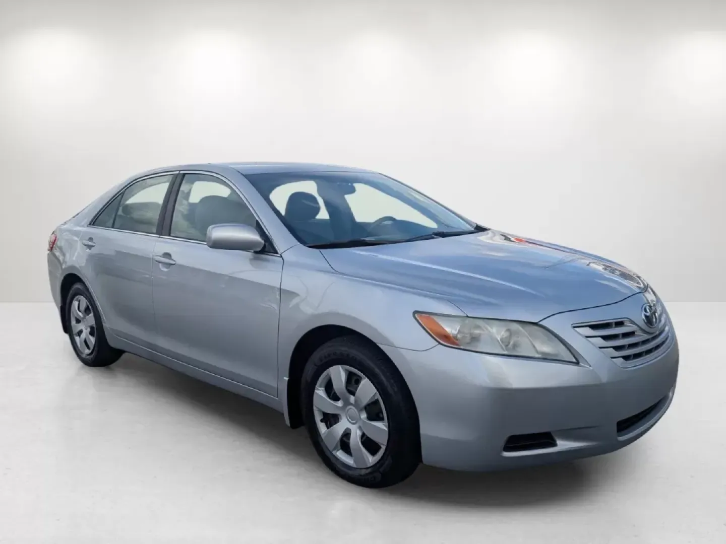 2007 Toyota Camry LE (4T1BE46K57U) with an Other engine, located at 3959 U.S. 80 W, Phenix City, AL, 36870, (334) 297-4885, 32.469296, -85.135185 - **Discover the Perfect Family Sedan: 2007 Toyota Camry LE at Gils Auto - Phenix City**<br /> <br /> Are you searching for a reliable, budget-friendly vehicle that seamlessly fits into your busy family lifestyle? Look no further! Gils Auto in Phenix City, AL, presents the 2007 Toyota Camry LE-an idea - Photo#2