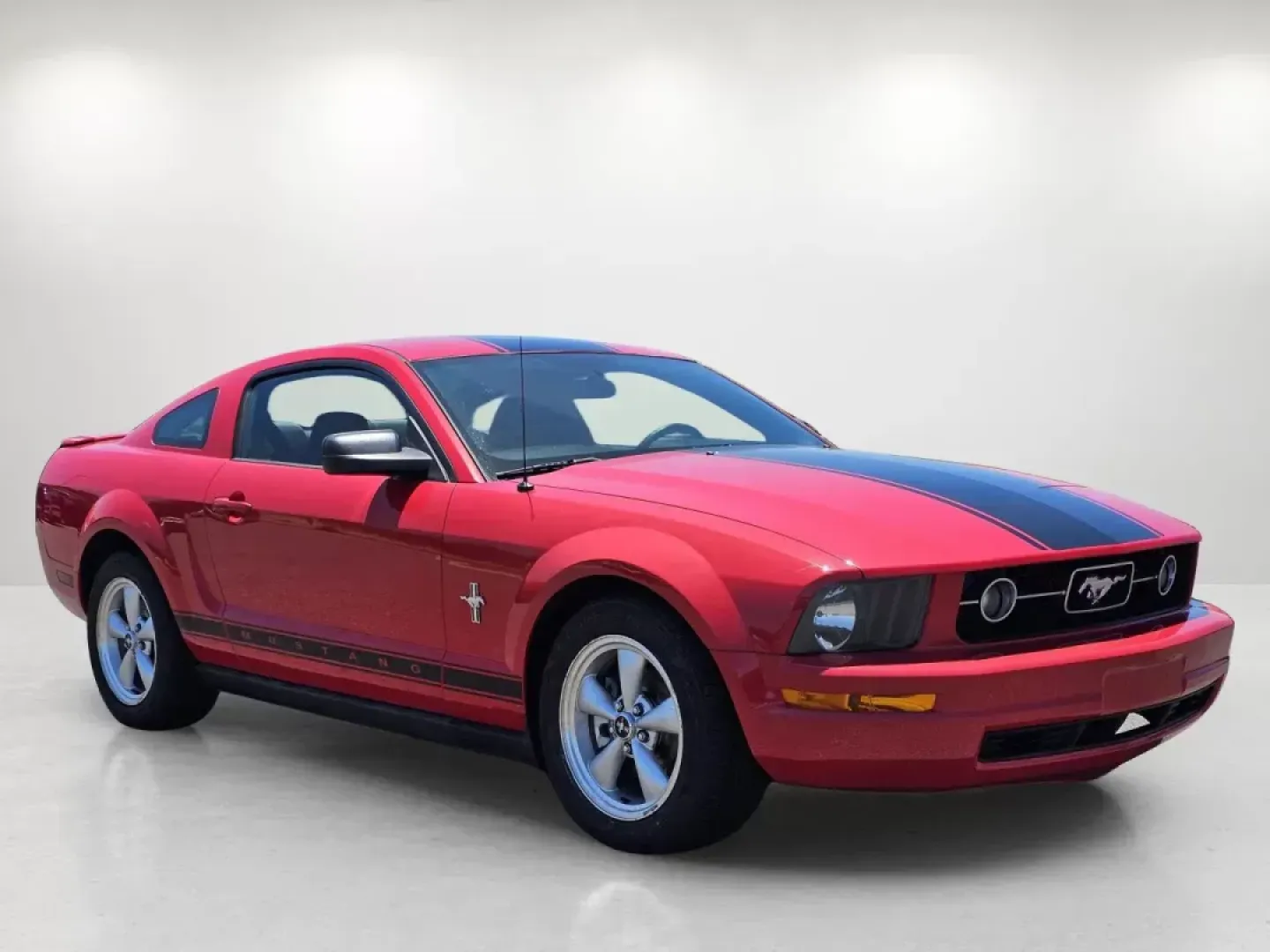 2008 Ford Mustang Deluxe (1ZVHT80N285) with an Other engine, located at 521 Old Farm Lane Rd, Prattville, AL, 36066, (334) 325-1505, 32.482460, -86.416367 - **Unleash Your Inner Adventurer with the 2008 Ford Mustang Deluxe!**<br /> <br /> Are you ready to take your driving experience to the next level? The 2008 Ford Mustang Deluxe, available at Gils Auto in Prattville, AL, is not just a car; it's a lifestyle statement. Whether you're a weekend thrill-se - Photo#2