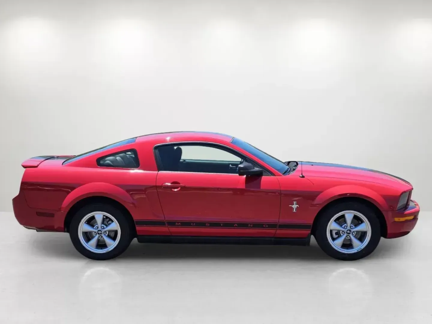 2008 Ford Mustang Deluxe (1ZVHT80N285) with an Other engine, located at 521 Old Farm Lane Rd, Prattville, AL, 36066, (334) 325-1505, 32.482460, -86.416367 - **Unleash Your Inner Adventurer with the 2008 Ford Mustang Deluxe!**<br /> <br /> Are you ready to take your driving experience to the next level? The 2008 Ford Mustang Deluxe, available at Gils Auto in Prattville, AL, is not just a car; it's a lifestyle statement. Whether you're a weekend thrill-se - Photo#3