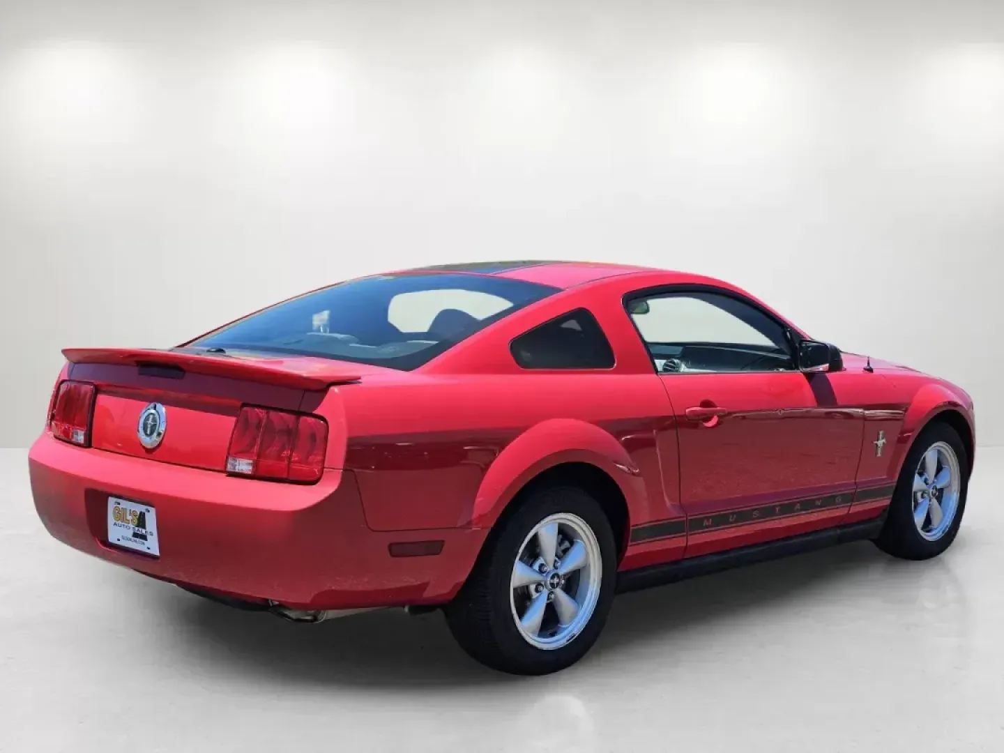 2008 Ford Mustang Deluxe (1ZVHT80N285) with an Other engine, located at 521 Old Farm Lane Rd, Prattville, AL, 36066, (334) 325-1505, 32.482460, -86.416367 - **Unleash Your Inner Adventurer with the 2008 Ford Mustang Deluxe!**<br /> <br /> Are you ready to take your driving experience to the next level? The 2008 Ford Mustang Deluxe, available at Gils Auto in Prattville, AL, is not just a car; it's a lifestyle statement. Whether you're a weekend thrill-se - Photo#4