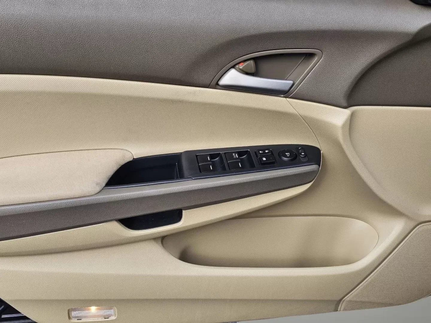 2008 Honda Accord Sdn LX-P (1HGCP26468A) with an Other engine, located at 804 22nd Ave, Phenix City, AL, 36870, (334) 297-1860, 32.484749, -85.024475 - **Discover the Perfect Family Sedan: 2008 Honda Accord LX-P at Gils Auto in Phenix City, AL**<br /> <br /> Are you in search of a reliable, stylish sedan that fits your family's dynamic lifestyle? Look no further than this stunning 2008 Honda Accord LX-P, now available at Gils Auto, your go-to Buy H - Photo#8