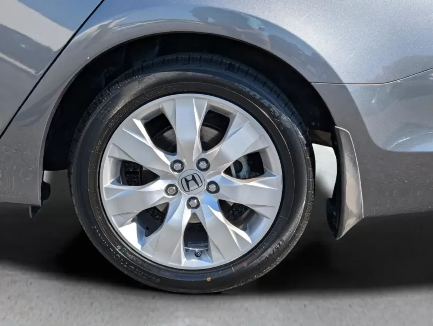 2008 /Gray Honda Accord Sdn EX (1HGCP26758A) with an Other engine, located at 5115 14th Ave., Columbus, GA, 31904, (706) 323-0345, 32.511494, -84.971046 - **Drive Home Your Next Adventure with this 2008 Honda Accord EX!**<br /> <br /> Are you ready to elevate your daily commutes or weekend getaways? Look no further than this stunning 2008 Honda Accord EX, perfect for those who desire a reliable and stylish sedan without breaking the bank. This vehicle - Photo#8