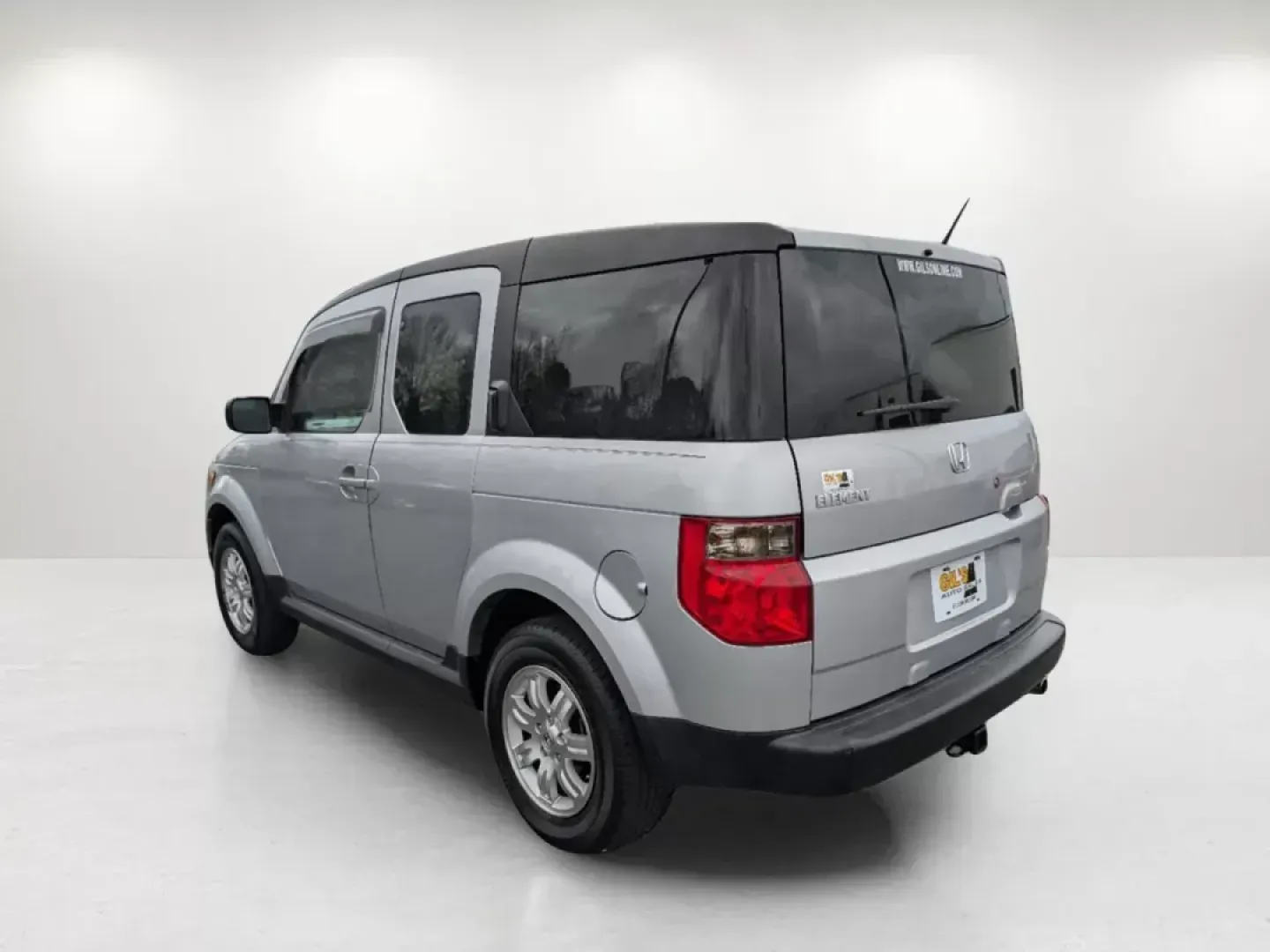 2008 Honda Element EX (5J6YH18788L) with an Gas I4 2.4L/144 engine, 5-Speed Automatic w/OD transmission, located at 1430 Gateway Drive, Opelika, AL, 36801, (334) 239-0944, 32.637871, -85.409790 - ### Explore the Open Road with the 2008 Honda Element at Gils Auto!<br /> <br /> Are you ready to enhance your weekend adventures or transform your daily commute? The 2008 Honda Element EX is an ideal choice for those who crave versatility, style, and reliability. Its spacious interior and robust fe - Photo#6