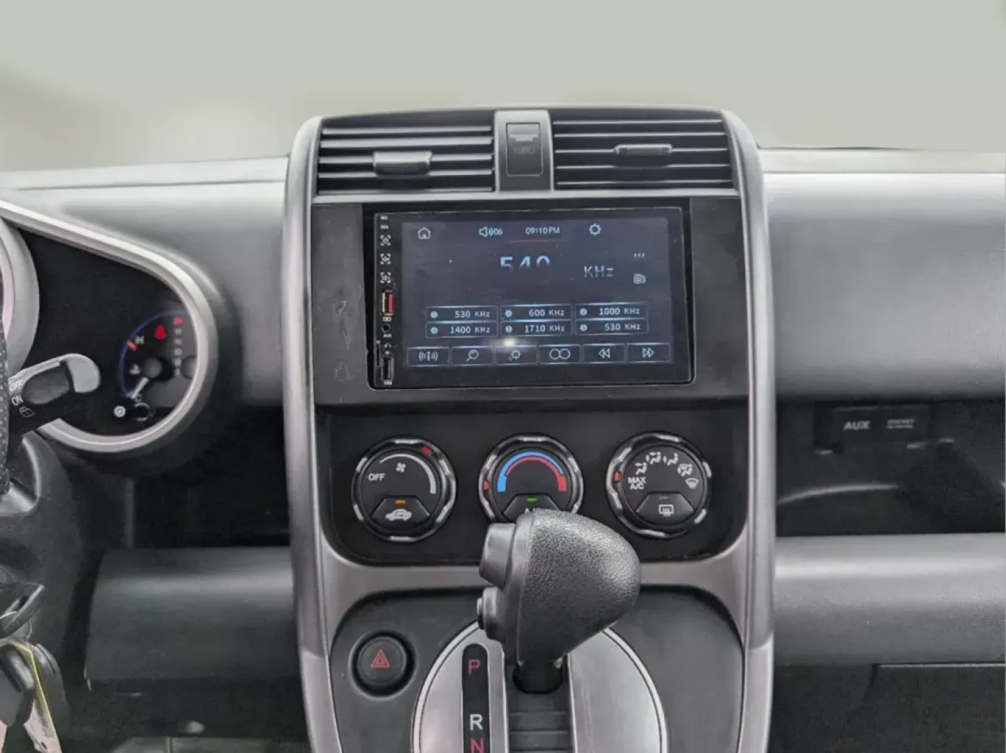 2008 Honda Element EX (5J6YH18788L) with an Gas I4 2.4L/144 engine, 5-Speed Automatic w/OD transmission, located at 1430 Gateway Drive, Opelika, AL, 36801, (334) 239-0944, 32.637871, -85.409790 - ### Explore the Open Road with the 2008 Honda Element at Gils Auto!<br /> <br /> Are you ready to enhance your weekend adventures or transform your daily commute? The 2008 Honda Element EX is an ideal choice for those who crave versatility, style, and reliability. Its spacious interior and robust fe - Photo#11