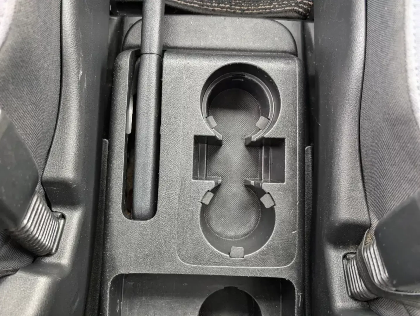 2008 Honda Element EX (5J6YH18788L) with an Gas I4 2.4L/144 engine, 5-Speed Automatic w/OD transmission, located at 1430 Gateway Drive, Opelika, AL, 36801, (334) 239-0944, 32.637871, -85.409790 - ### Explore the Open Road with the 2008 Honda Element at Gils Auto!<br /> <br /> Are you ready to enhance your weekend adventures or transform your daily commute? The 2008 Honda Element EX is an ideal choice for those who crave versatility, style, and reliability. Its spacious interior and robust fe - Photo#14