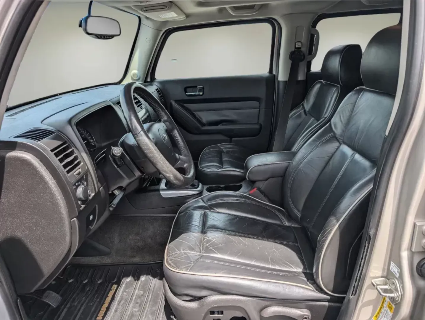 2008 /Ebony Hummer H3 SUV Luxury (5GTEN13E388) with an Gas 5 3.7L/223 engine, 4-Speed Automatic w/OD transmission, located at 3959 U.S. 80 W, Phenix City, AL, 36870, (334) 297-4885, 32.469296, -85.135185 - 2008 Hummer H3 SUV Luxury - Photo#9