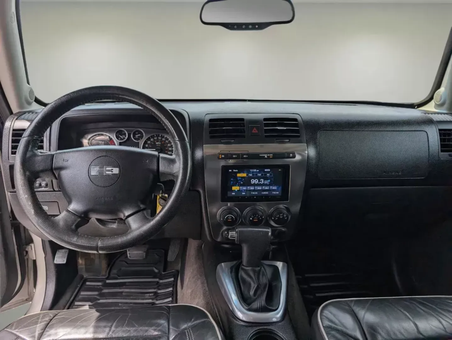 2008 /Ebony Hummer H3 SUV Luxury (5GTEN13E388) with an Gas 5 3.7L/223 engine, 4-Speed Automatic w/OD transmission, located at 3959 U.S. 80 W, Phenix City, AL, 36870, (334) 297-4885, 32.469296, -85.135185 - 2008 Hummer H3 SUV Luxury - Photo#11