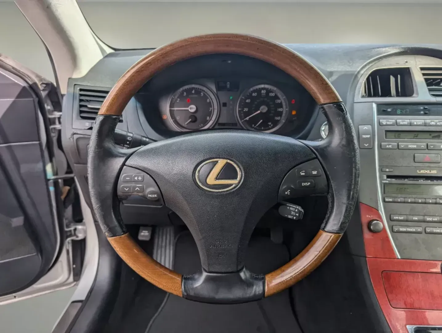2008 Lexus ES 350 (JTHBJ46G582) with an Other engine, located at 7000 Northlake Connector, Columbus, GA, 31904, (706) 987-8085, 32.524975, -84.978134 - **Elevate Your Driving Experience with this 2008 Lexus ES 350 Perfect for Your Everyday Adventures!**<br /> <br /> If you're searching for a vehicle that combines luxury with practicality, look no further than this stunning 2008 Lexus ES 350, now available at Gils Auto in Columbus, GA. Perfect for - Photo#15