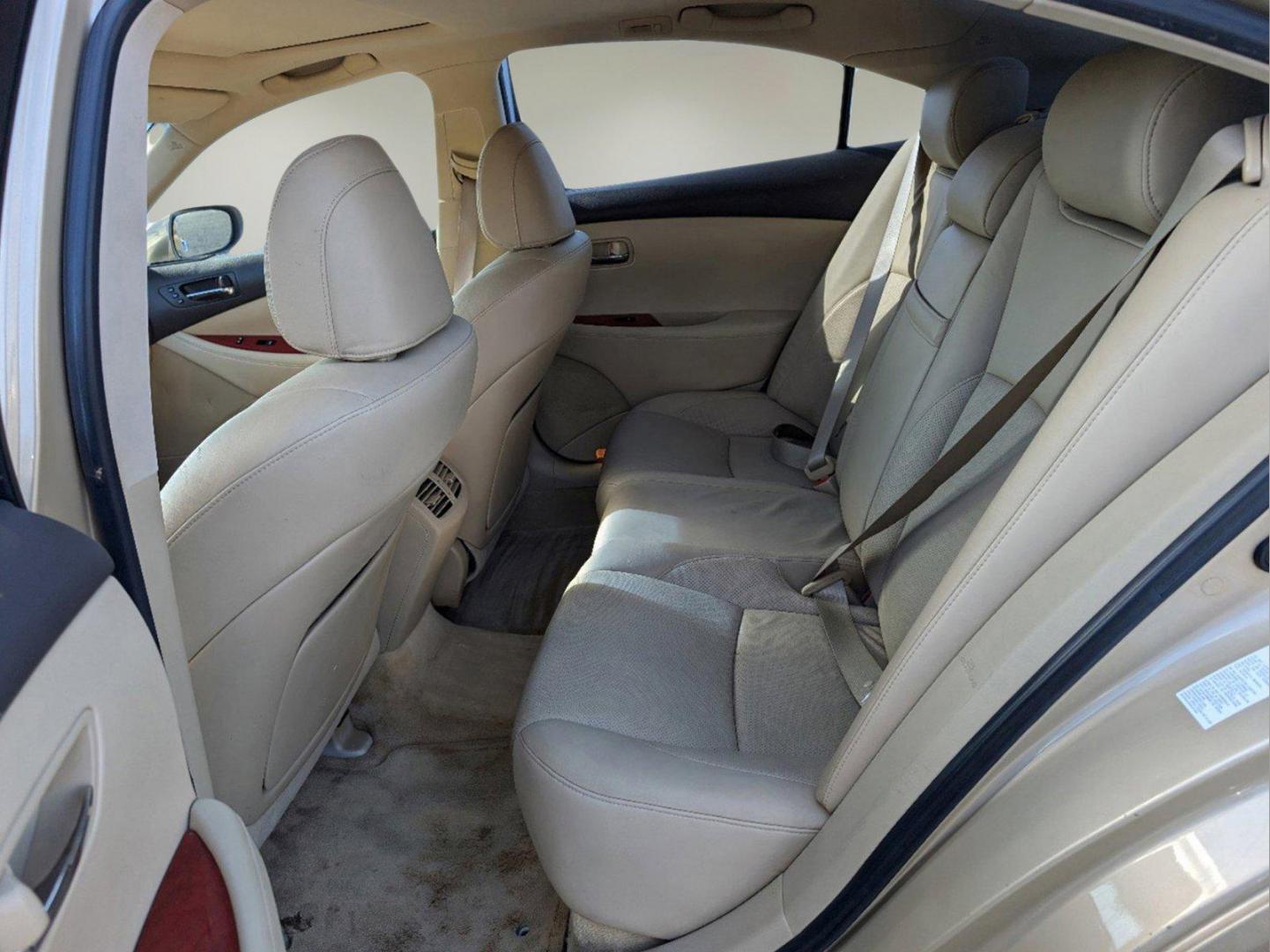 2008 Lexus ES 350 (JTHBJ46G382) with an Gas V6 3.5L/210 engine, 6-Speed Automatic transmission, located at 1430 Gateway Drive, Opelika, AL, 36801, (334) 239-0944, 32.637871, -85.409790 - 2008 Lexus ES 350 - Photo#10