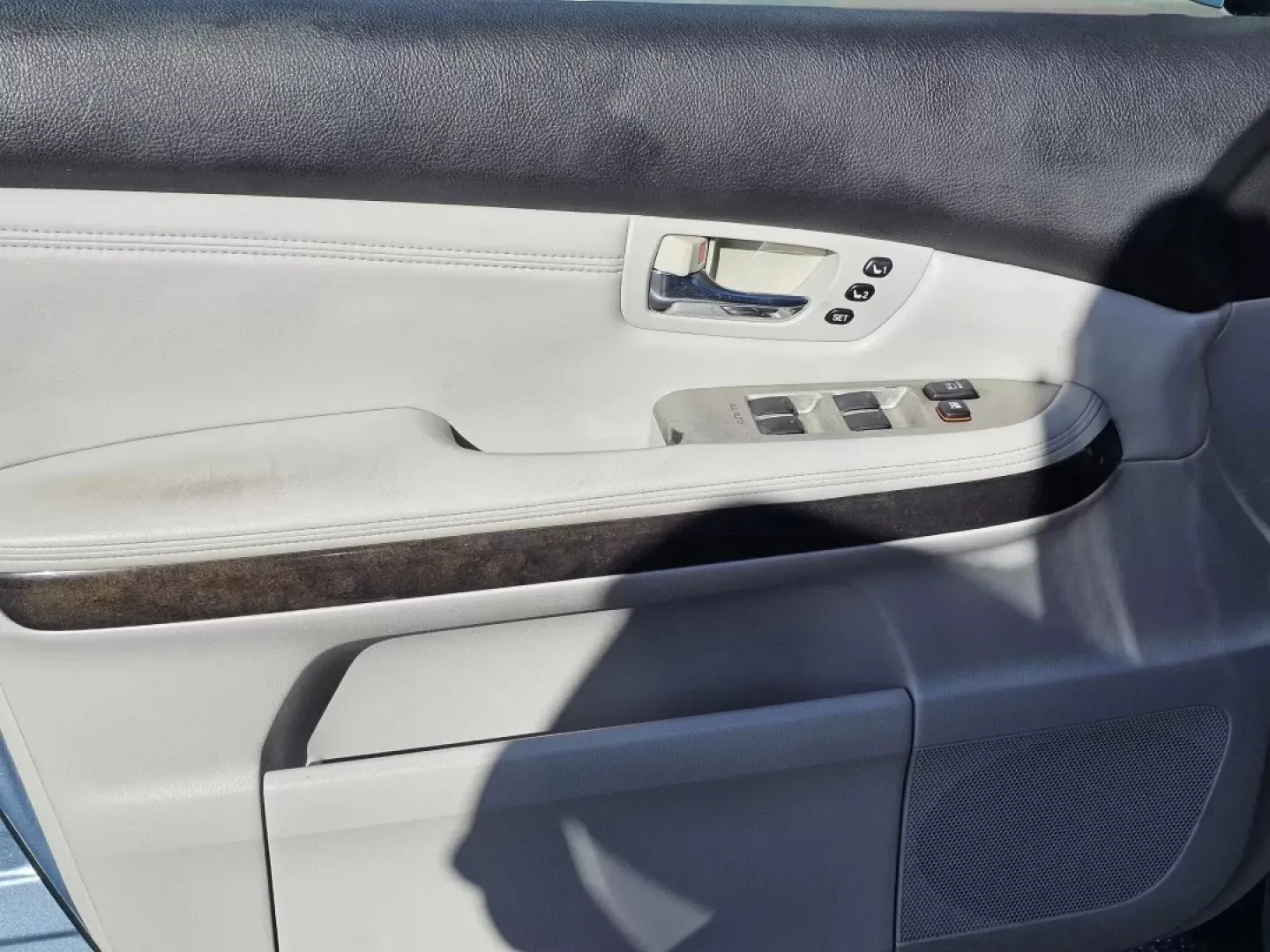 2008 Lexus RX 350 (2T2GK31U08C) with an Other engine, located at 804 22nd Ave, Phenix City, AL, 36870, (334) 297-1860, 32.484749, -85.024475 - **Elevate Your Lifestyle with the 2008 Lexus RX 350 - The Perfect SUV for Every Adventure!**<br /> <br /> Are you searching for a vehicle that seamlessly combines elegance, comfort, and versatility? Look no further than the stunning 2008 Lexus RX 350, available now at Gils Auto in Phenix City, AL. W - Photo#9