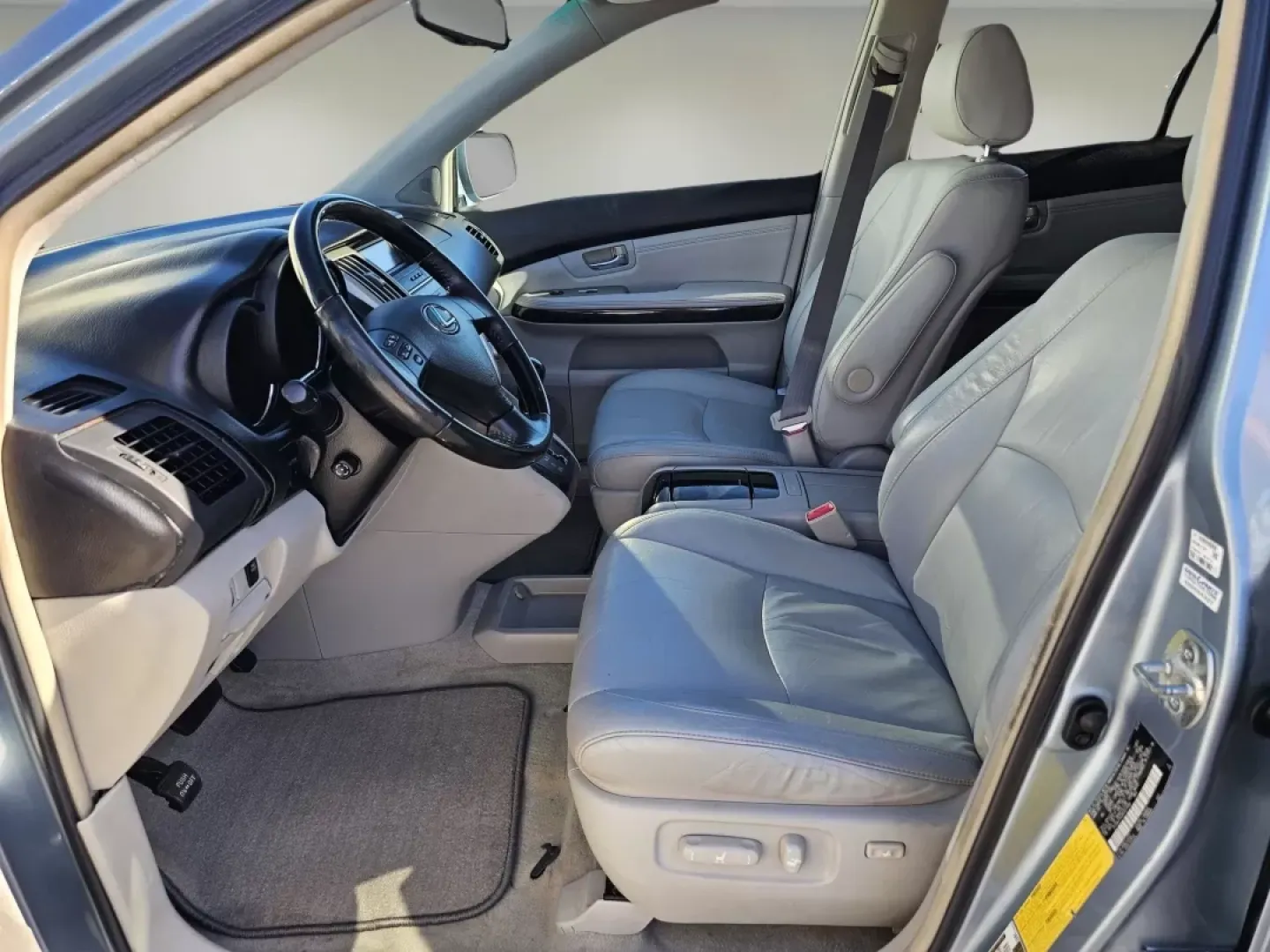 2008 Lexus RX 350 (2T2GK31U08C) with an Other engine, located at 804 22nd Ave, Phenix City, AL, 36870, (334) 297-1860, 32.484749, -85.024475 - **Elevate Your Lifestyle with the 2008 Lexus RX 350 - The Perfect SUV for Every Adventure!**<br /> <br /> Are you searching for a vehicle that seamlessly combines elegance, comfort, and versatility? Look no further than the stunning 2008 Lexus RX 350, available now at Gils Auto in Phenix City, AL. W - Photo#10