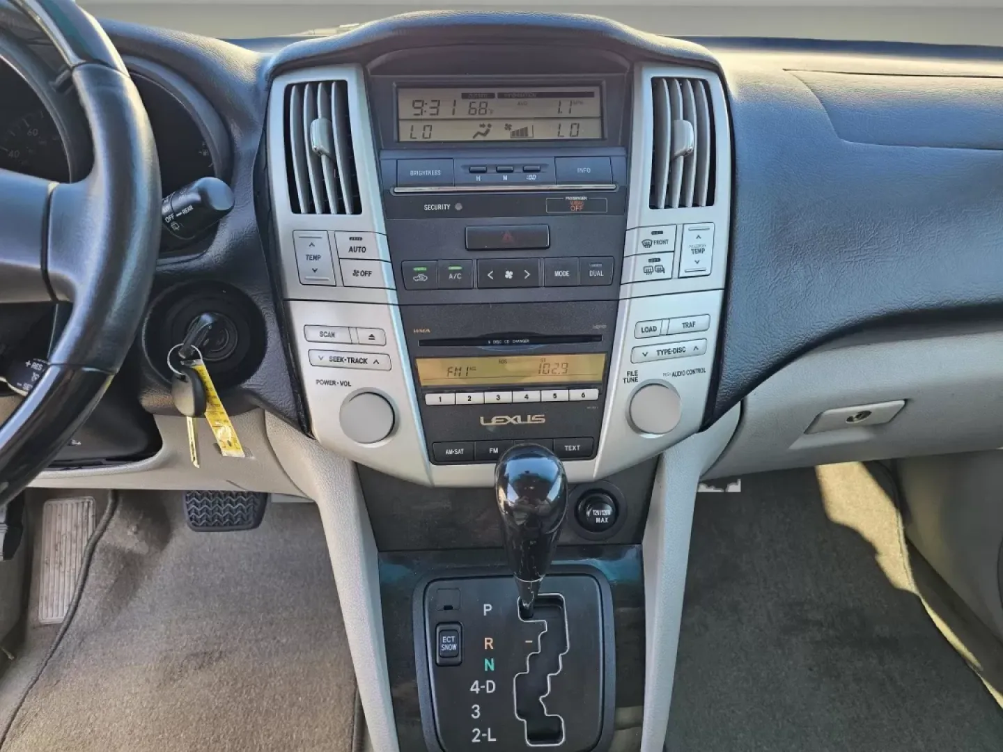 2008 Lexus RX 350 (2T2GK31U08C) with an Other engine, located at 804 22nd Ave, Phenix City, AL, 36870, (334) 297-1860, 32.484749, -85.024475 - **Elevate Your Lifestyle with the 2008 Lexus RX 350 - The Perfect SUV for Every Adventure!**<br /> <br /> Are you searching for a vehicle that seamlessly combines elegance, comfort, and versatility? Look no further than the stunning 2008 Lexus RX 350, available now at Gils Auto in Phenix City, AL. W - Photo#13