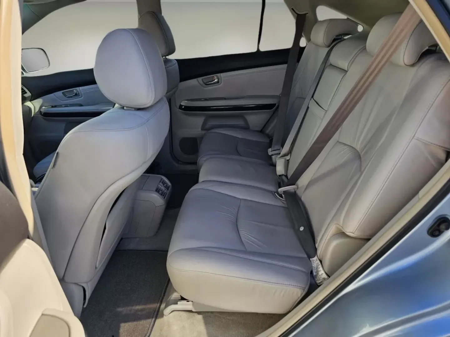 2008 Lexus RX 350 (2T2GK31U08C) with an Other engine, located at 804 22nd Ave, Phenix City, AL, 36870, (334) 297-1860, 32.484749, -85.024475 - **Elevate Your Lifestyle with the 2008 Lexus RX 350 - The Perfect SUV for Every Adventure!**<br /> <br /> Are you searching for a vehicle that seamlessly combines elegance, comfort, and versatility? Look no further than the stunning 2008 Lexus RX 350, available now at Gils Auto in Phenix City, AL. W - Photo#15