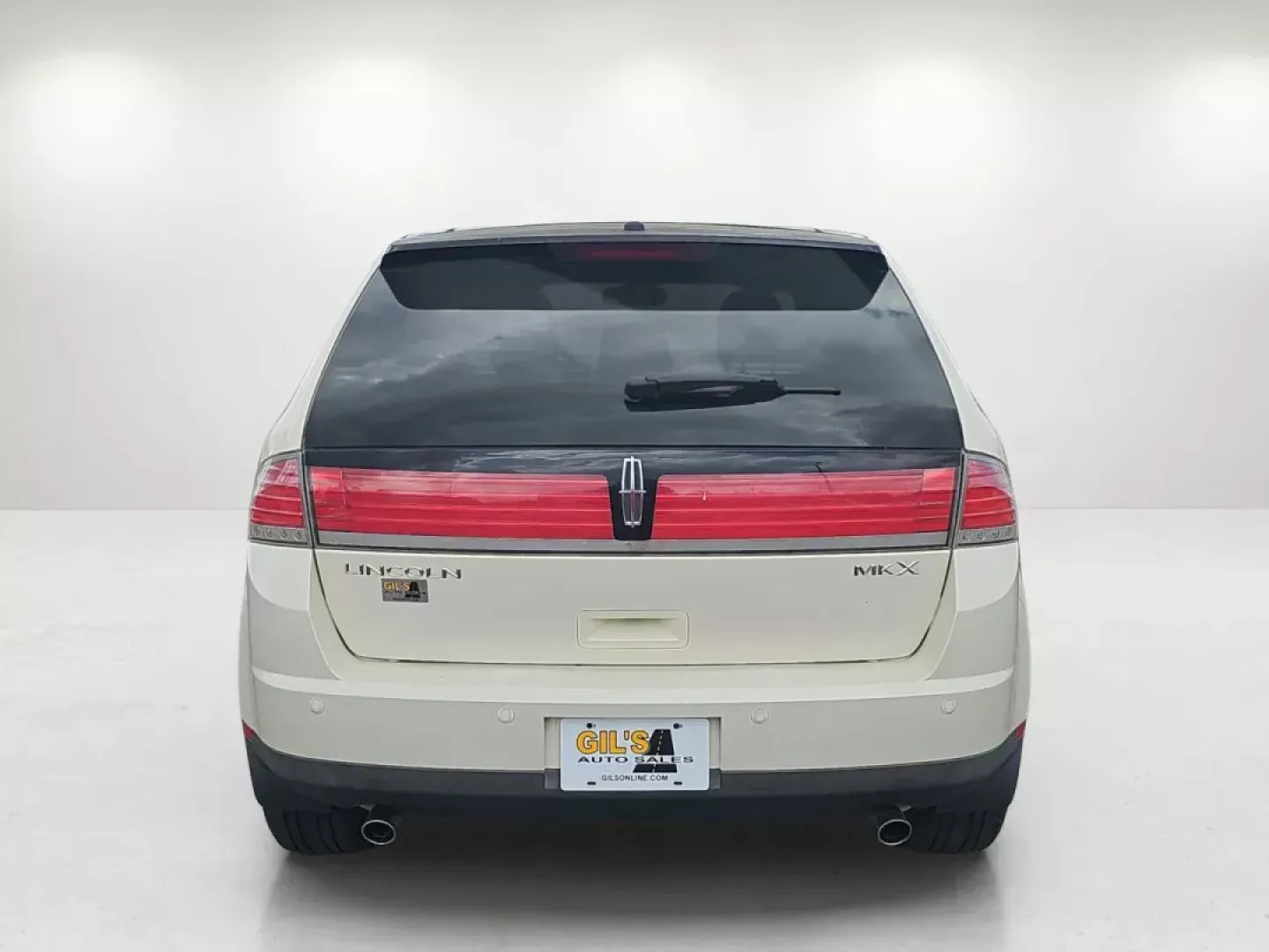 2008 Lincoln MKX (2LMDU68C88B) with an Other engine, located at 521 Old Farm Lane Rd, Prattville, AL, 36066, (334) 325-1505, 32.482460, -86.416367 - **Explore Luxury and Comfort with the 2008 Lincoln MKX at Gils Auto in Prattville, AL!**<br /> <br /> Are you searching for a vehicle that effortlessly combines comfort, style, and practicality? Look no further than the 2008 Lincoln MKX, available now at Gils Auto in Prattville, AL! This stylish sta - Photo#5