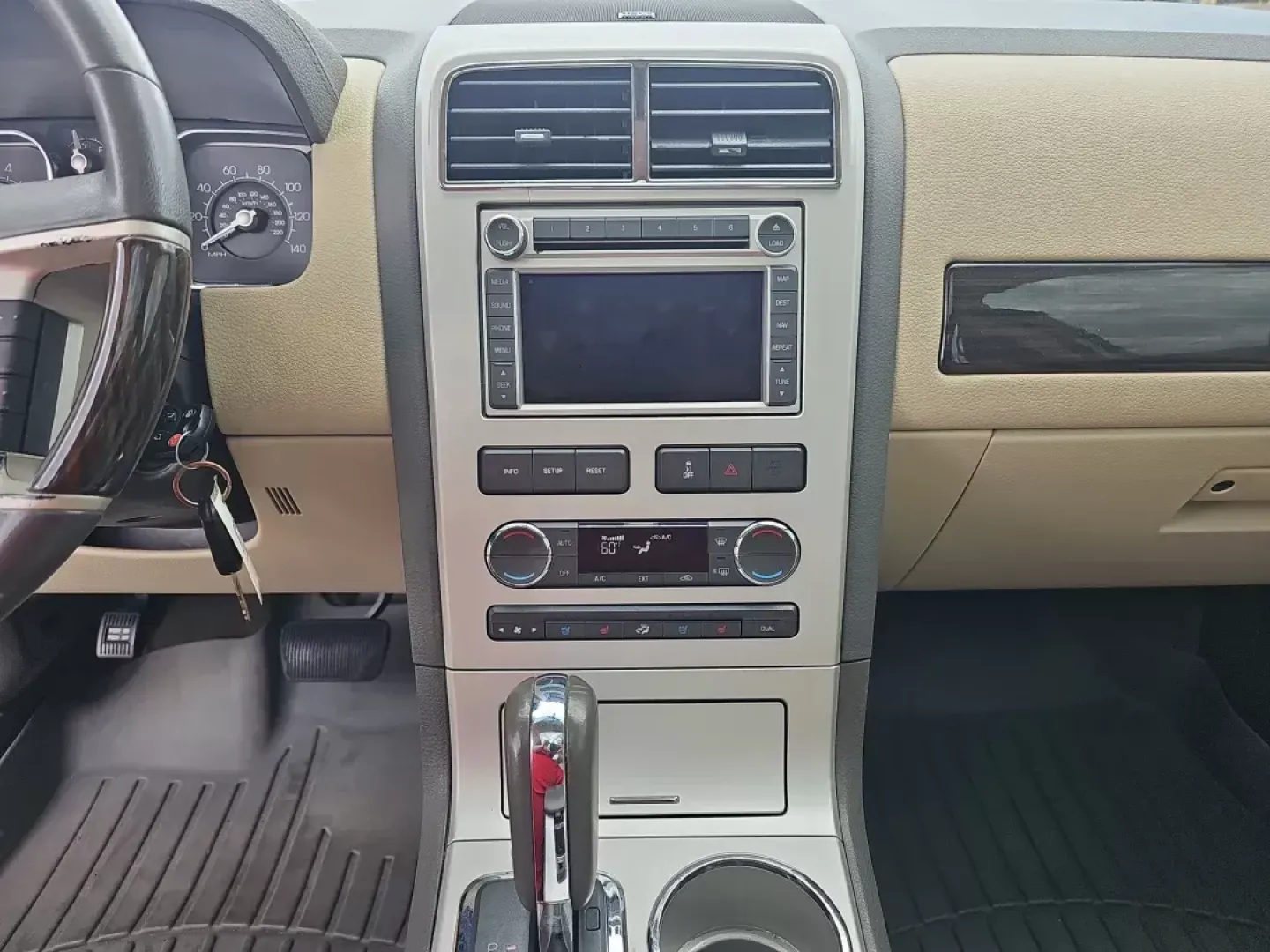 2008 Lincoln MKX (2LMDU68C88B) with an Other engine, located at 521 Old Farm Lane Rd, Prattville, AL, 36066, (334) 325-1505, 32.482460, -86.416367 - **Explore Luxury and Comfort with the 2008 Lincoln MKX at Gils Auto in Prattville, AL!**<br /> <br /> Are you searching for a vehicle that effortlessly combines comfort, style, and practicality? Look no further than the 2008 Lincoln MKX, available now at Gils Auto in Prattville, AL! This stylish sta - Photo#12
