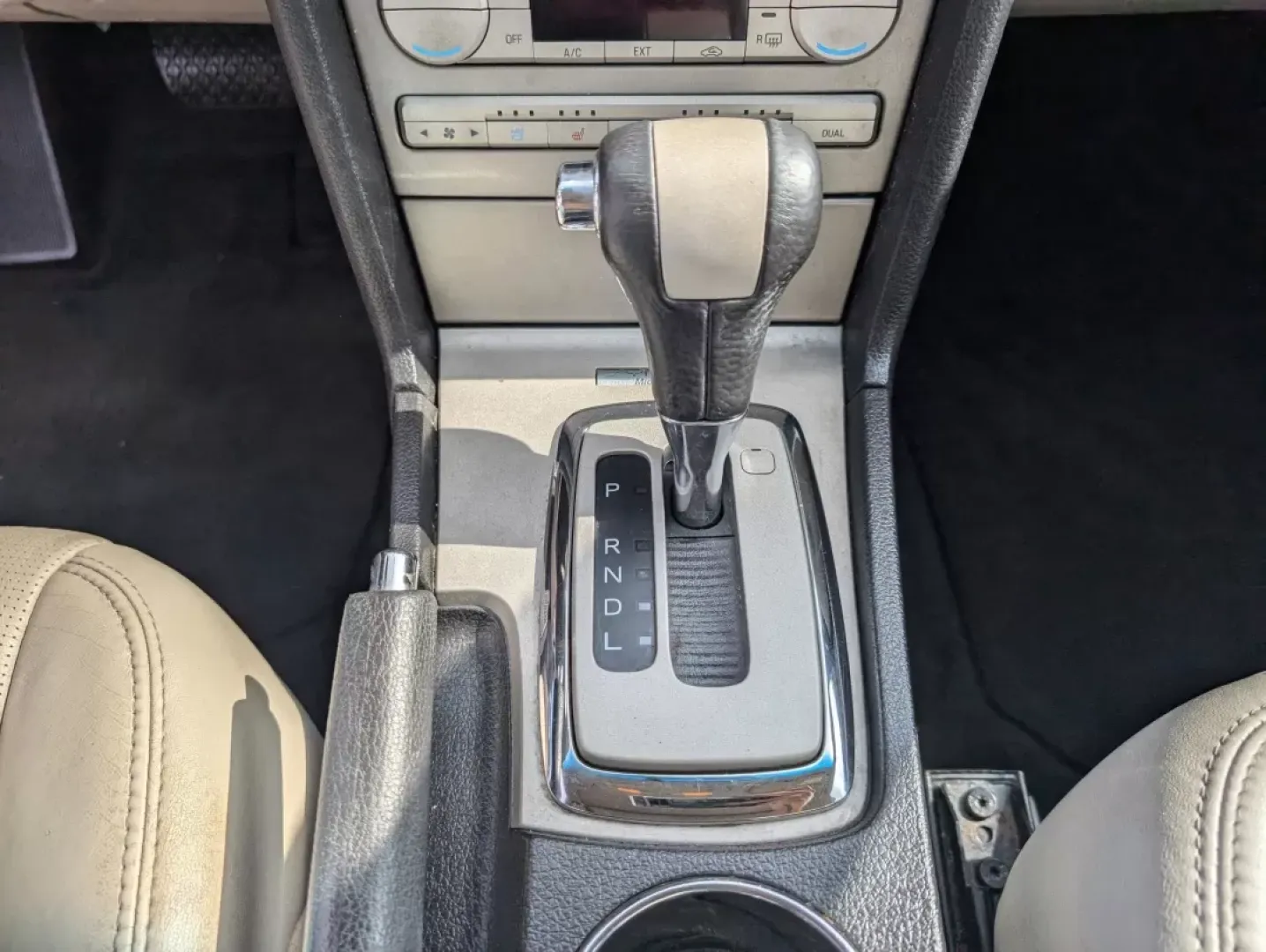 2008 Lincoln MKZ (3LNHM26T78R) with an Other engine, located at 521 Old Farm Lane Rd, Prattville, AL, 36066, (334) 325-1505, 32.482460, -86.416367 - **Elevate Your Driving Experience with This 2008 Lincoln MKZ at Gils Auto - Phenix City**<br /> <br /> Are you ready to add a touch of luxury to your daily commute? The 2008 Lincoln MKZ is the perfect blend of elegance and performance, ideal for those who appreciate comfort and style on the road. Wh - Photo#13