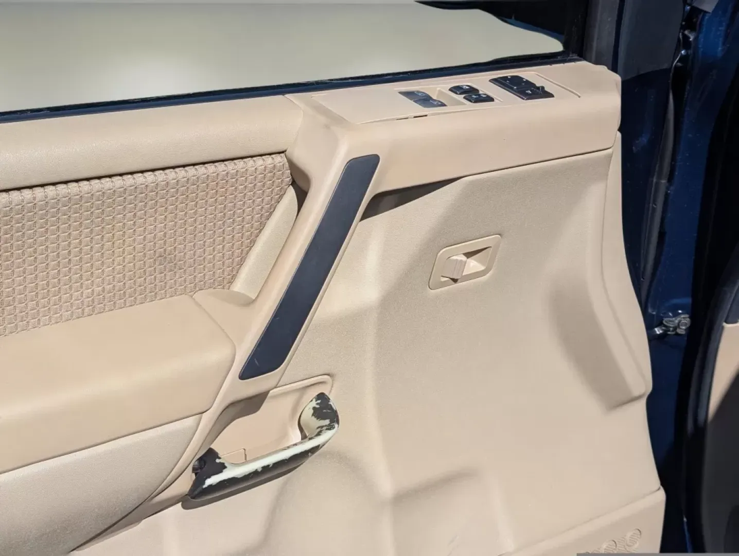 2008 Nissan TITAN SE; LE; XE (1N6BA06A58N) with an Other engine, located at 1430 Gateway Drive, Opelika, AL, 36801, (334) 239-0944, 32.637871, -85.409790 - **Elevate Your Adventures with the 2008 Nissan TITAN SE: Perfect for Weekend Getaways and Daily Drives!**<br /> <br /> Are you ready to take your weekend adventures to the next level? Whether you're planning a trip to Lake Harding or need a reliable vehicle for your daily commute, the 2008 Nissan TI - Photo#8