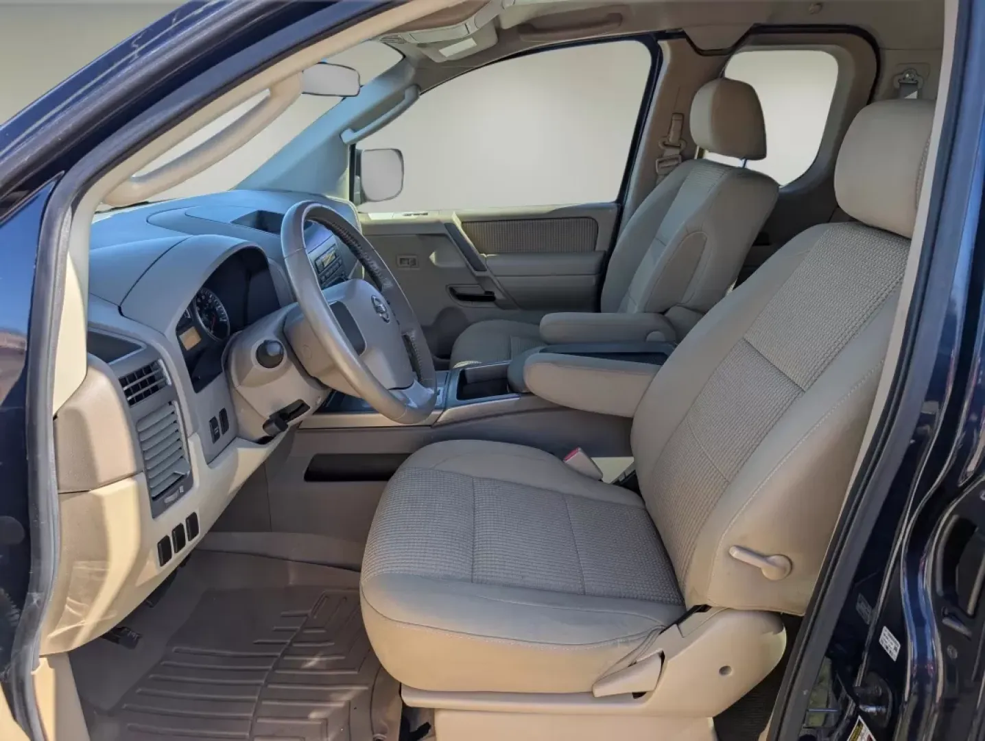 2008 Nissan TITAN SE; LE; XE (1N6BA06A58N) with an Other engine, located at 1430 Gateway Drive, Opelika, AL, 36801, (334) 239-0944, 32.637871, -85.409790 - **Elevate Your Adventures with the 2008 Nissan TITAN SE: Perfect for Weekend Getaways and Daily Drives!**<br /> <br /> Are you ready to take your weekend adventures to the next level? Whether you're planning a trip to Lake Harding or need a reliable vehicle for your daily commute, the 2008 Nissan TI - Photo#9