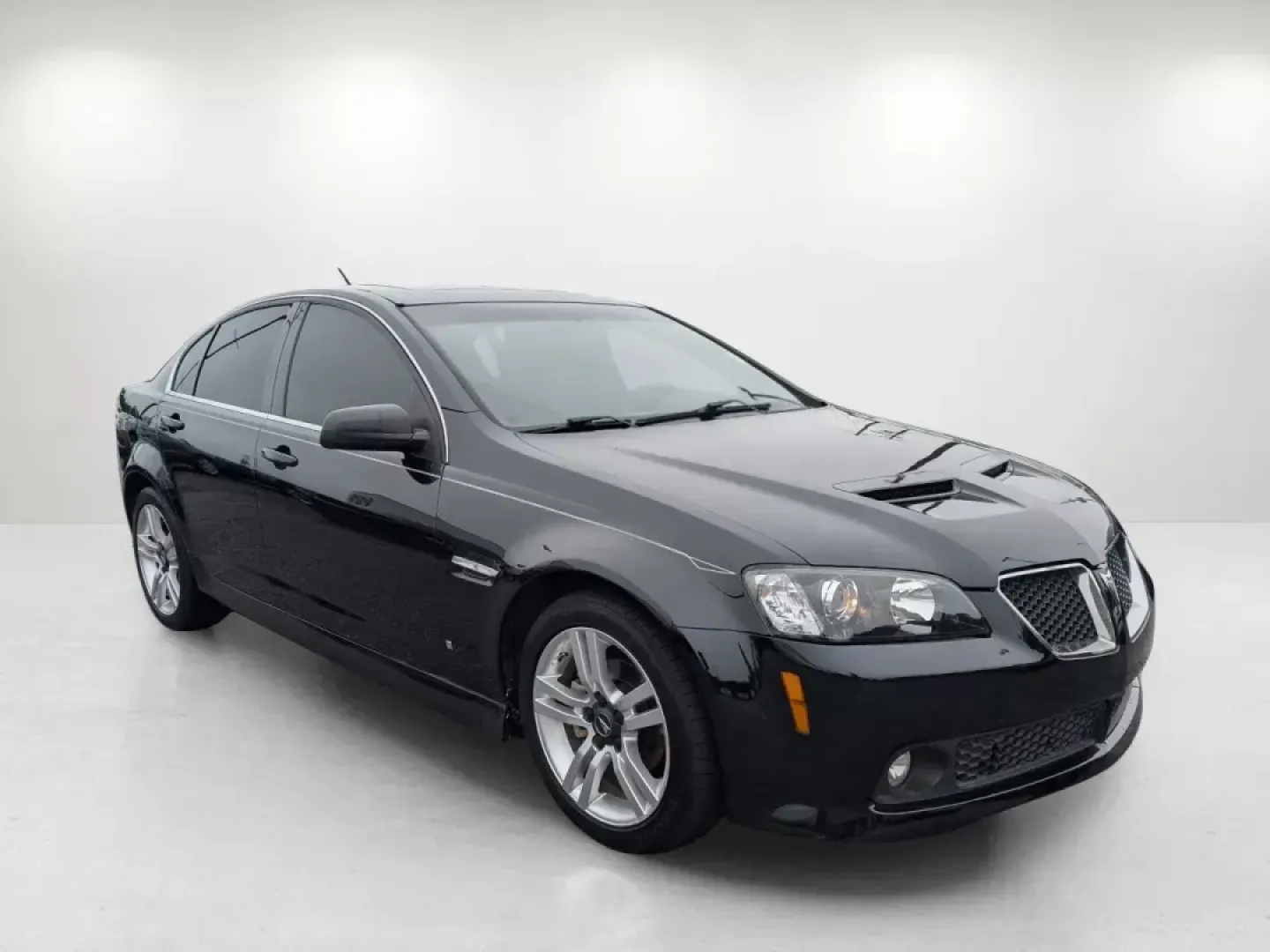 2008 Panther Black Metallic /Onyx Pontiac G8 (6G2ER57798L) with an Gas V6 3.6L/217 engine, 5-Speed Automatic w/OD, Electronic transmission, located at 7000 Northlake Connector, Columbus, GA, 31904, (706) 987-8085, 32.524975, -84.978134 - 2008 Pontiac G8 - Photo#2