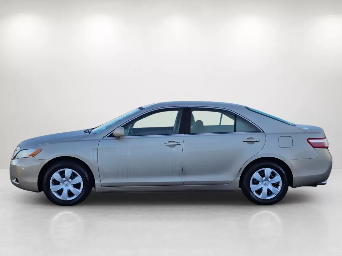 2008 Toyota Camry LE (4T1BK46K18U) with an Other engine, located at 7000 Northlake Connector, Columbus, GA, 31904, (706) 987-8085, 32.524975, -84.978134 - Are you in search of a reliable and stylish vehicle that fits seamlessly into your everyday lifestyle? Look no further than this 2008 Toyota Camry, perfect for both urban commuting and family adventures. This versatile sedan combines comfort, efficiency, and safety, making it ideal for growing famil - Photo#8