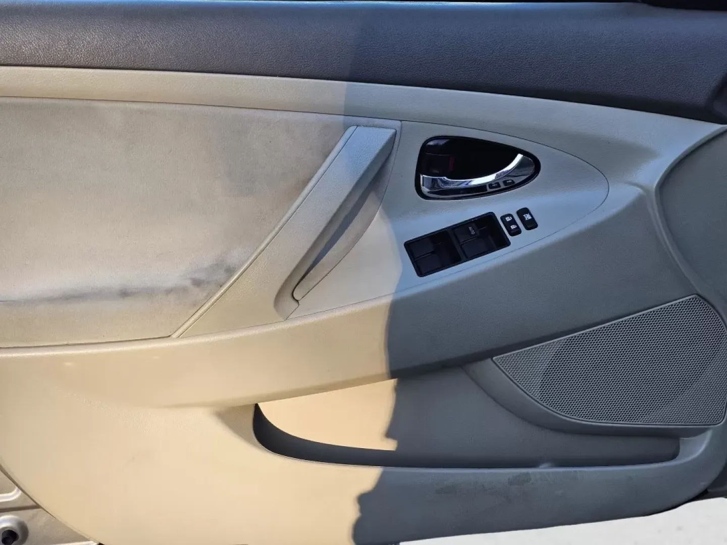 2008 Toyota Camry LE (4T1BK46K18U) with an Other engine, located at 7000 Northlake Connector, Columbus, GA, 31904, (706) 987-8085, 32.524975, -84.978134 - Are you in search of a reliable and stylish vehicle that fits seamlessly into your everyday lifestyle? Look no further than this 2008 Toyota Camry, perfect for both urban commuting and family adventures. This versatile sedan combines comfort, efficiency, and safety, making it ideal for growing famil - Photo#9