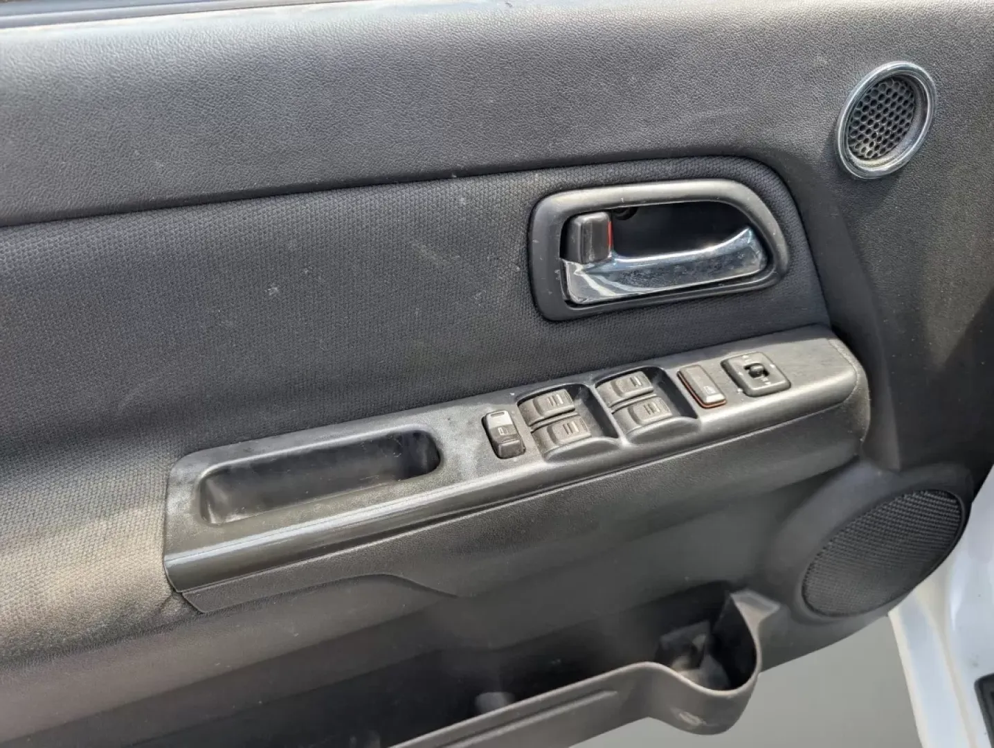 2009 /Ebony Chevrolet Colorado LT w/1LT (1GCCS13E198) with an Other engine, located at 3959 U.S. 80 W, Phenix City, AL, 36870, (334) 297-4885, 32.469296, -85.135185 - ### Discover Adventure in the 2009 Chevrolet Colorado LT!<br /> <br /> Are you ready to elevate your lifestyle with a reliable vehicle that can accommodate your everyday adventures? Look no further than this 2009 Chevrolet Colorado LT, now available at Gils Auto in Phenix City, AL. Whether you're na - Photo#8