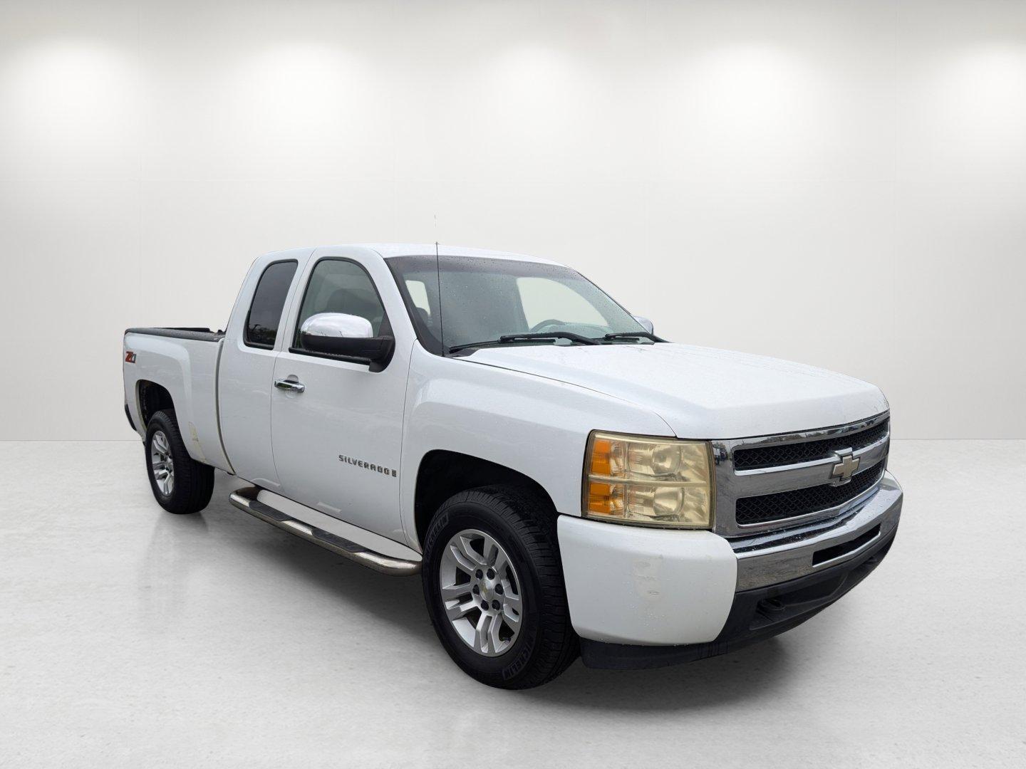 2009 /Dark Titanium Chevrolet Silverado 1500 Work Truck (1GCEC19039Z) with an Gas/Ethanol V8 5.3L/323 engine, 4-Speed Automatic w/OD transmission, located at 3959 U.S. 80 W, Phenix City, AL, 36870, (334) 297-4885, 32.469296, -85.135185 - 2009 Chevrolet Silverado 1500 Work Truck - Photo#3