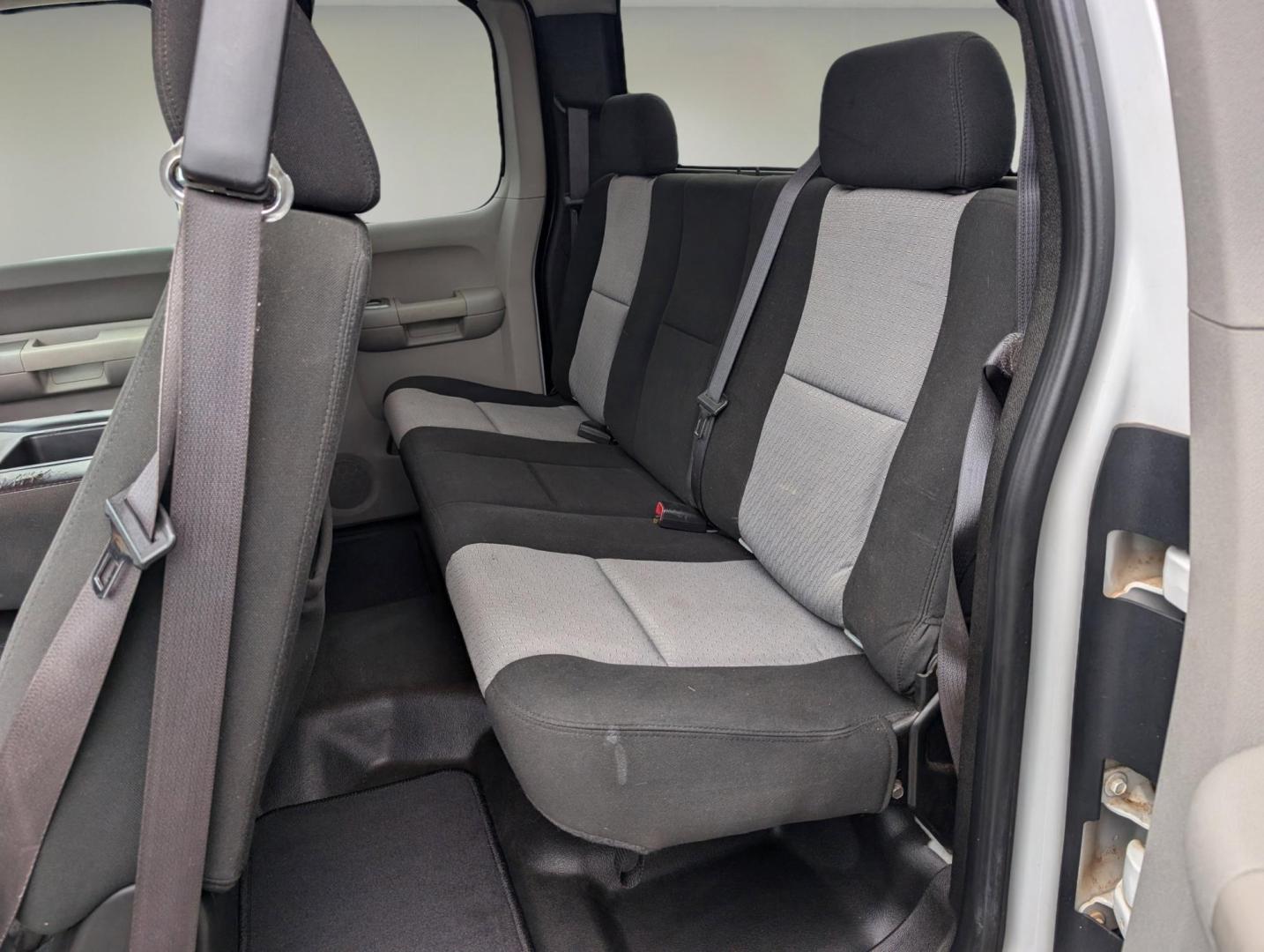 2009 /Dark Titanium Chevrolet Silverado 1500 Work Truck (1GCEC19039Z) with an Gas/Ethanol V8 5.3L/323 engine, 4-Speed Automatic w/OD transmission, located at 3959 U.S. 80 W, Phenix City, AL, 36870, (334) 297-4885, 32.469296, -85.135185 - 2009 Chevrolet Silverado 1500 Work Truck - Photo#12
