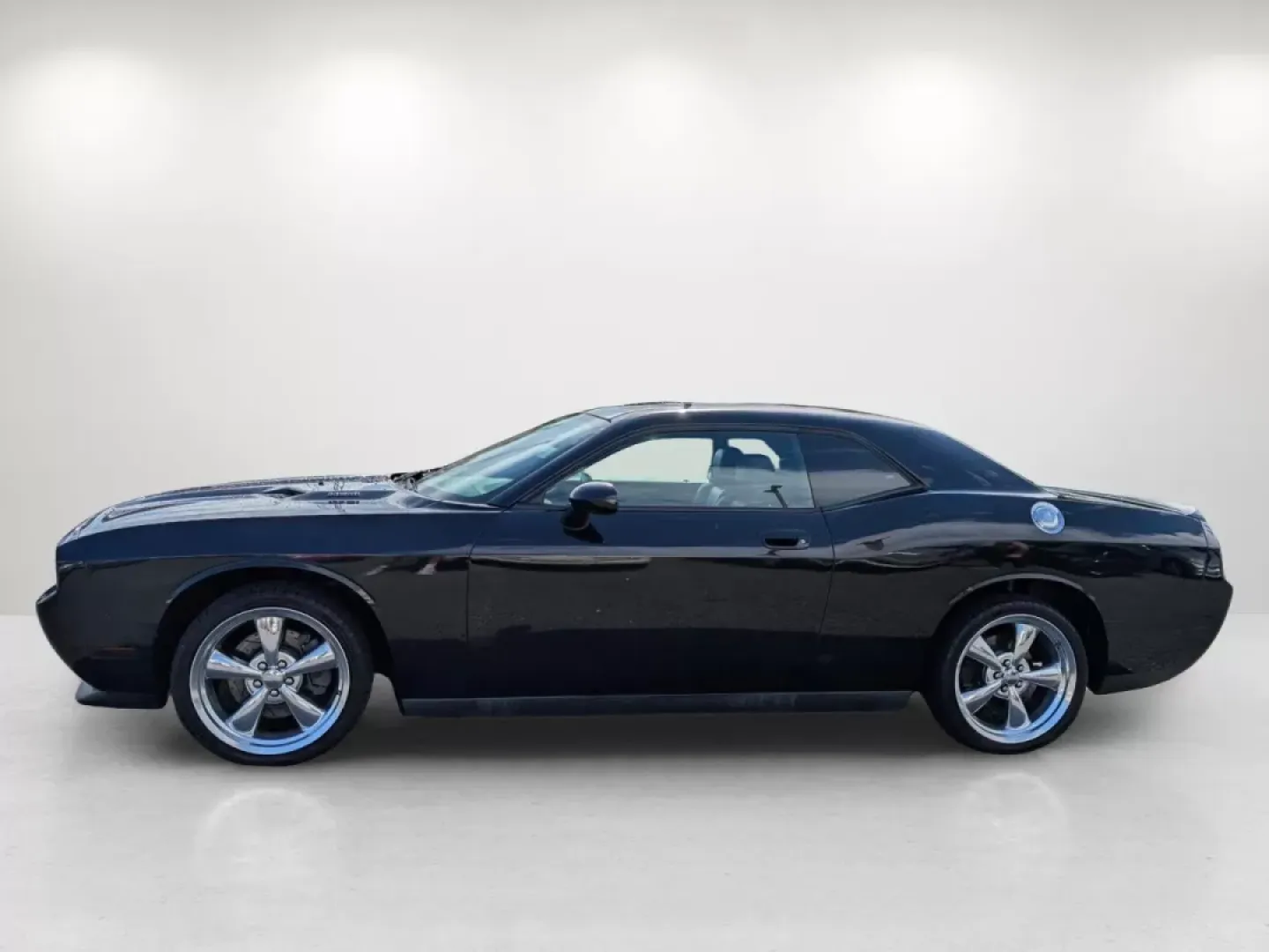 2009 /Dark Slate Gray Dodge Challenger R/T (2B3LJ54T59H) with an Other engine, located at 804 22nd Ave, Phenix City, AL, 36870, (334) 297-1860, 32.484749, -85.024475 - **Unleash the Thrill of the Open Road with This 2009 Dodge Challenger R/T at Gils Auto!**<br /> <br /> Are you looking for a vehicle that embodies power, style, and performance? This 2009 Dodge Challenger R/T is the perfect blend of muscle and modernity, making it an ideal choice for driving enthusi - Photo#7