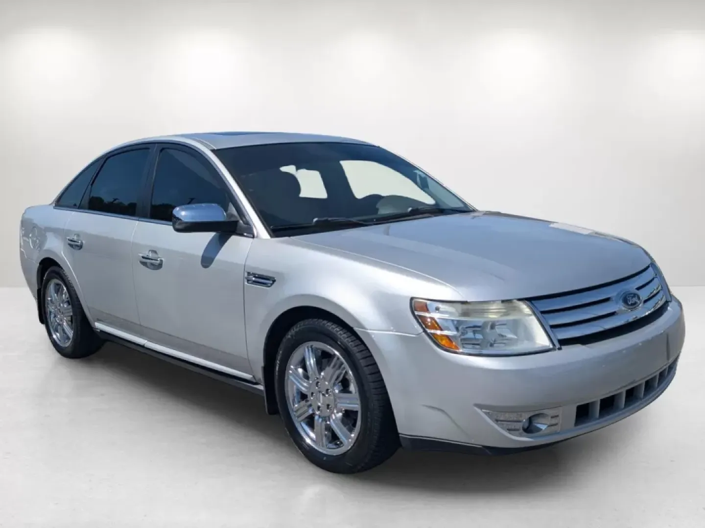 2009 Ford Taurus Limited (1FAHP25W19G) with an Other engine, located at 3959 U.S. 80 W, Phenix City, AL, 36870, (334) 297-4885, 32.469296, -85.135185 - **Discover the Perfect Family Sedan: 2009 Ford Taurus Limited at Gils Auto in Phenix City, AL**<br /> <br /> Are you searching for a vehicle that expertly balances comfort, reliability, and affordability? Look no further than this stunning 2009 Ford Taurus Limited, available at Gils Auto, your trust - Photo#3