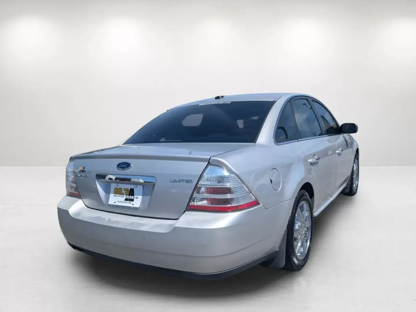 2009 Ford Taurus Limited (1FAHP25W19G) with an Other engine, located at 3959 U.S. 80 W, Phenix City, AL, 36870, (334) 297-4885, 32.469296, -85.135185 - **Discover the Perfect Family Sedan: 2009 Ford Taurus Limited at Gils Auto in Phenix City, AL**<br /> <br /> Are you searching for a vehicle that expertly balances comfort, reliability, and affordability? Look no further than this stunning 2009 Ford Taurus Limited, available at Gils Auto, your trust - Photo#5