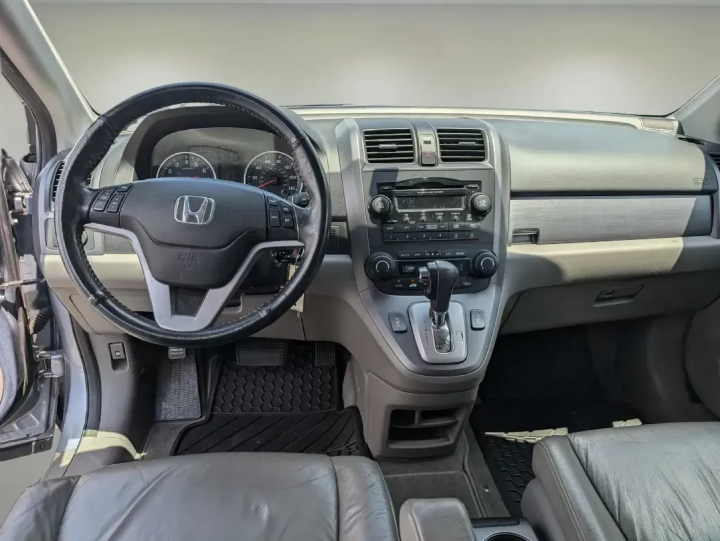 2009 Honda CR-V EX-L (5J6RE387X9L) with an Gas I4 2.4L/144 engine, 5-Speed Automatic transmission, located at 1430 Gateway Drive, Opelika, AL, 36801, (334) 239-0944, 32.637871, -85.409790 - 2009 Honda CR-V EX-L - Photo#11