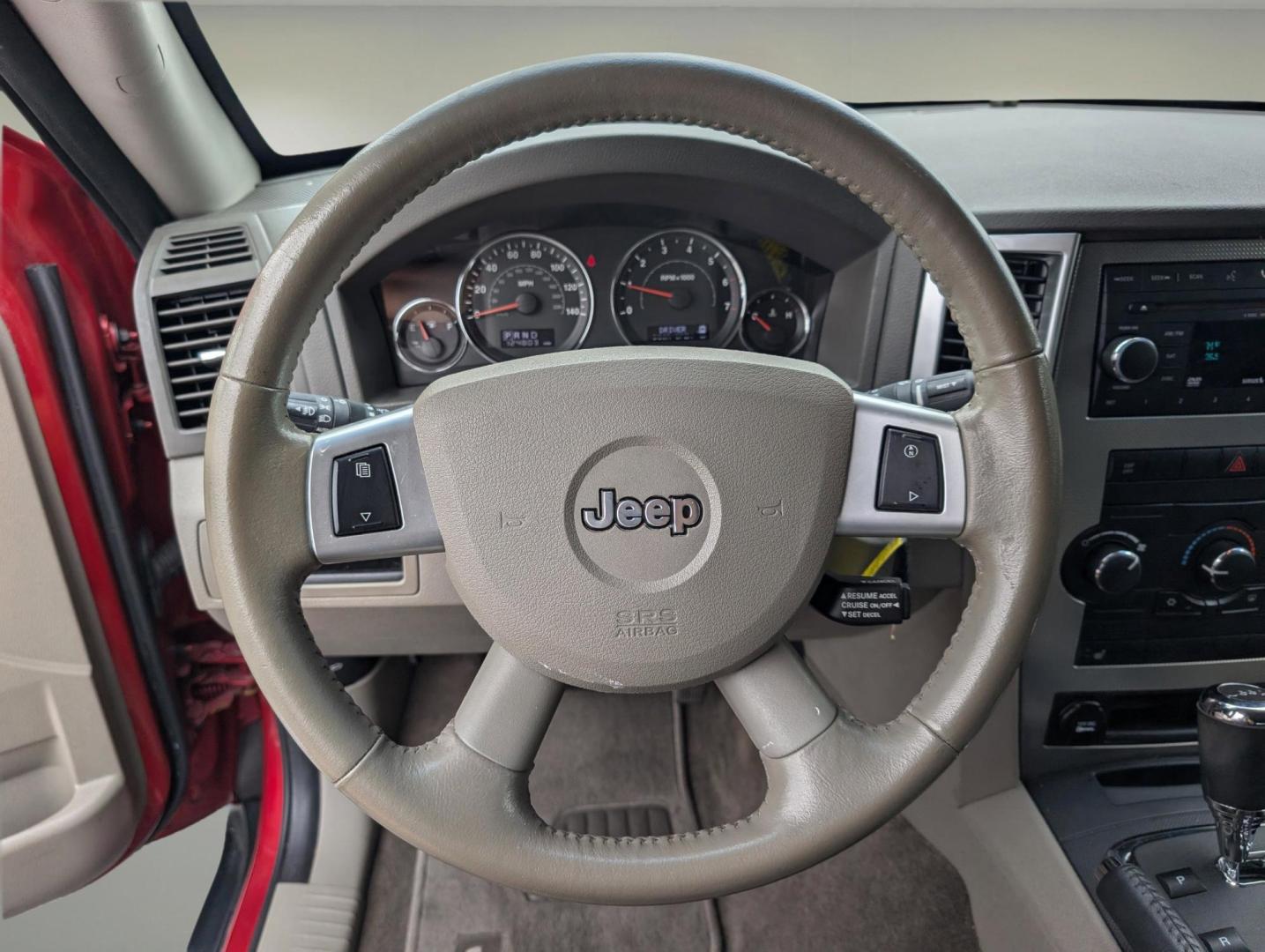 2009 /Khaki Jeep Grand Cherokee Laredo (1J8GS48K59C) with an Gas V6 3.7L/225 engine, 5-Speed Automatic w/OD transmission, located at 7000 Northlake Connector, Columbus, GA, 31904, (706) 987-8085, 32.524975, -84.978134 - 2009 Jeep Grand Cherokee Laredo - Photo#15