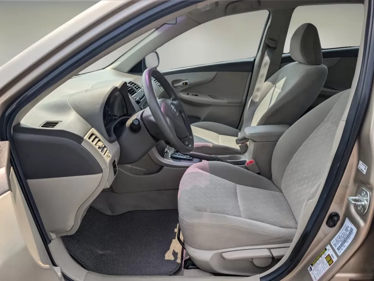 2009 Toyota Corolla LE (1NXBU40E89Z) with an Other engine, located at 1430 Gateway Drive, Opelika, AL, 36801, (334) 239-0944, 32.637871, -85.409790 - **Fuel Your Everyday Adventures with the 2009 Toyota Corolla LE - Perfect for Everyone!**<br /> <br /> If you're seeking a reliable vehicle that effortlessly blends comfort, efficiency, and style, the 2009 Toyota Corolla LE is your perfect match! This compact sedan is ideal for busy professionals, g - Photo#9