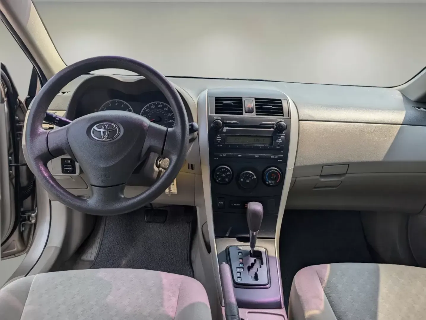2009 Toyota Corolla LE (1NXBU40E89Z) with an Other engine, located at 1430 Gateway Drive, Opelika, AL, 36801, (334) 239-0944, 32.637871, -85.409790 - **Fuel Your Everyday Adventures with the 2009 Toyota Corolla LE - Perfect for Everyone!**<br /> <br /> If you're seeking a reliable vehicle that effortlessly blends comfort, efficiency, and style, the 2009 Toyota Corolla LE is your perfect match! This compact sedan is ideal for busy professionals, g - Photo#11