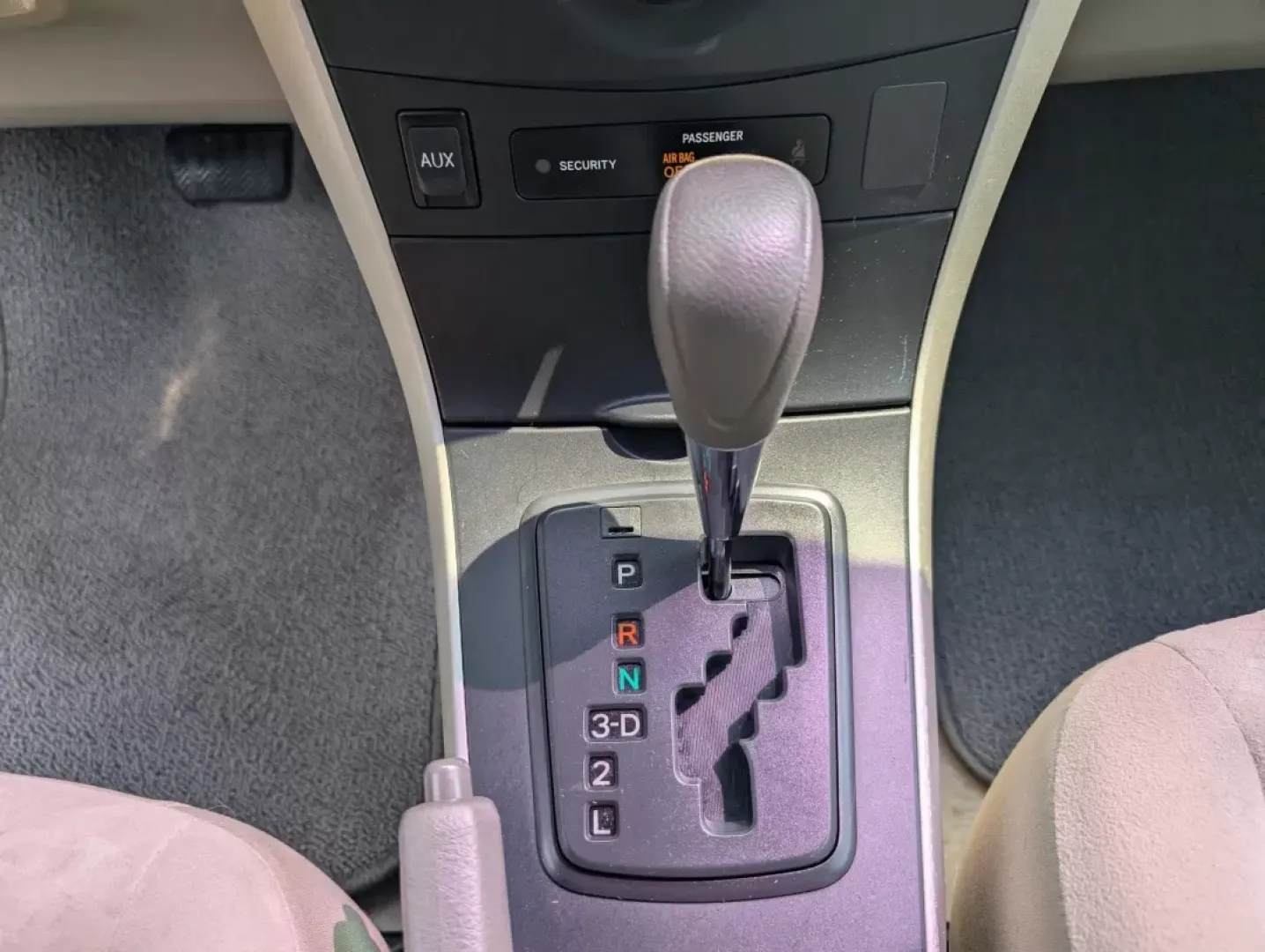 2009 Toyota Corolla LE (1NXBU40E89Z) with an Other engine, located at 1430 Gateway Drive, Opelika, AL, 36801, (334) 239-0944, 32.637871, -85.409790 - **Fuel Your Everyday Adventures with the 2009 Toyota Corolla LE - Perfect for Everyone!**<br /> <br /> If you're seeking a reliable vehicle that effortlessly blends comfort, efficiency, and style, the 2009 Toyota Corolla LE is your perfect match! This compact sedan is ideal for busy professionals, g - Photo#13
