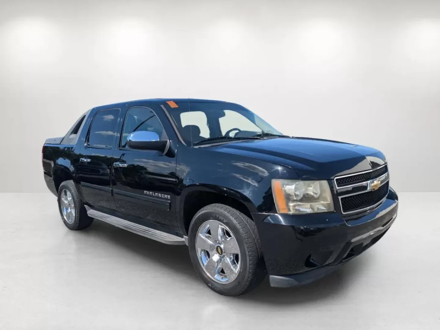 2010 /Ebony Chevrolet Avalanche LS (3GNNCEE00AG) with an Other engine, located at 804 22nd Ave, Phenix City, AL, 36870, (334) 297-1860, 32.484749, -85.024475 - Looking for a reliable pickup that can handle everything from family road trips to weekend adventures? Look no further than the 2010 Chevrolet Avalanche LS, now available at Gils Auto in Phenix City, AL. This versatile crew cab pickup is perfect for growing families, outdoor enthusiasts, and budget- - Photo#2