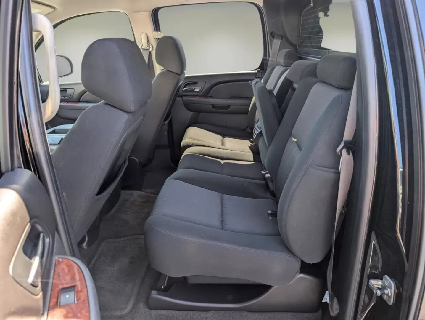 2010 /Ebony Chevrolet Avalanche LS (3GNNCEE00AG) with an Other engine, located at 804 22nd Ave, Phenix City, AL, 36870, (334) 297-1860, 32.484749, -85.024475 - Looking for a reliable pickup that can handle everything from family road trips to weekend adventures? Look no further than the 2010 Chevrolet Avalanche LS, now available at Gils Auto in Phenix City, AL. This versatile crew cab pickup is perfect for growing families, outdoor enthusiasts, and budget- - Photo#10